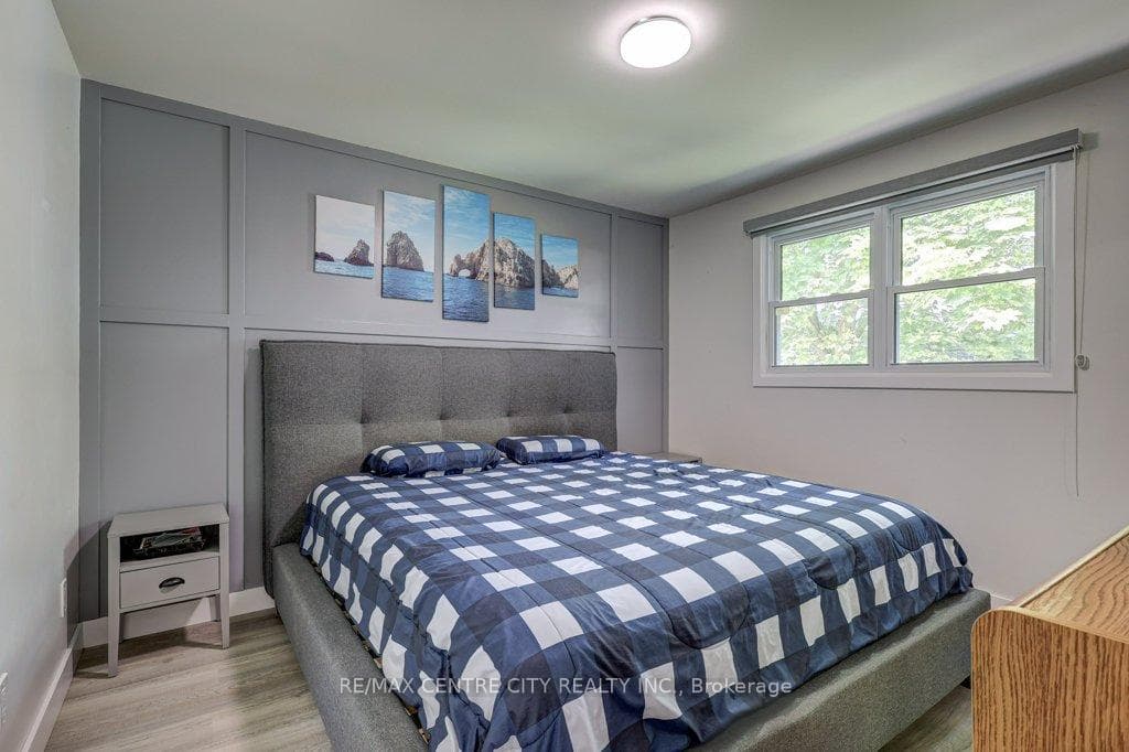 64 Moore Avenue photo 14