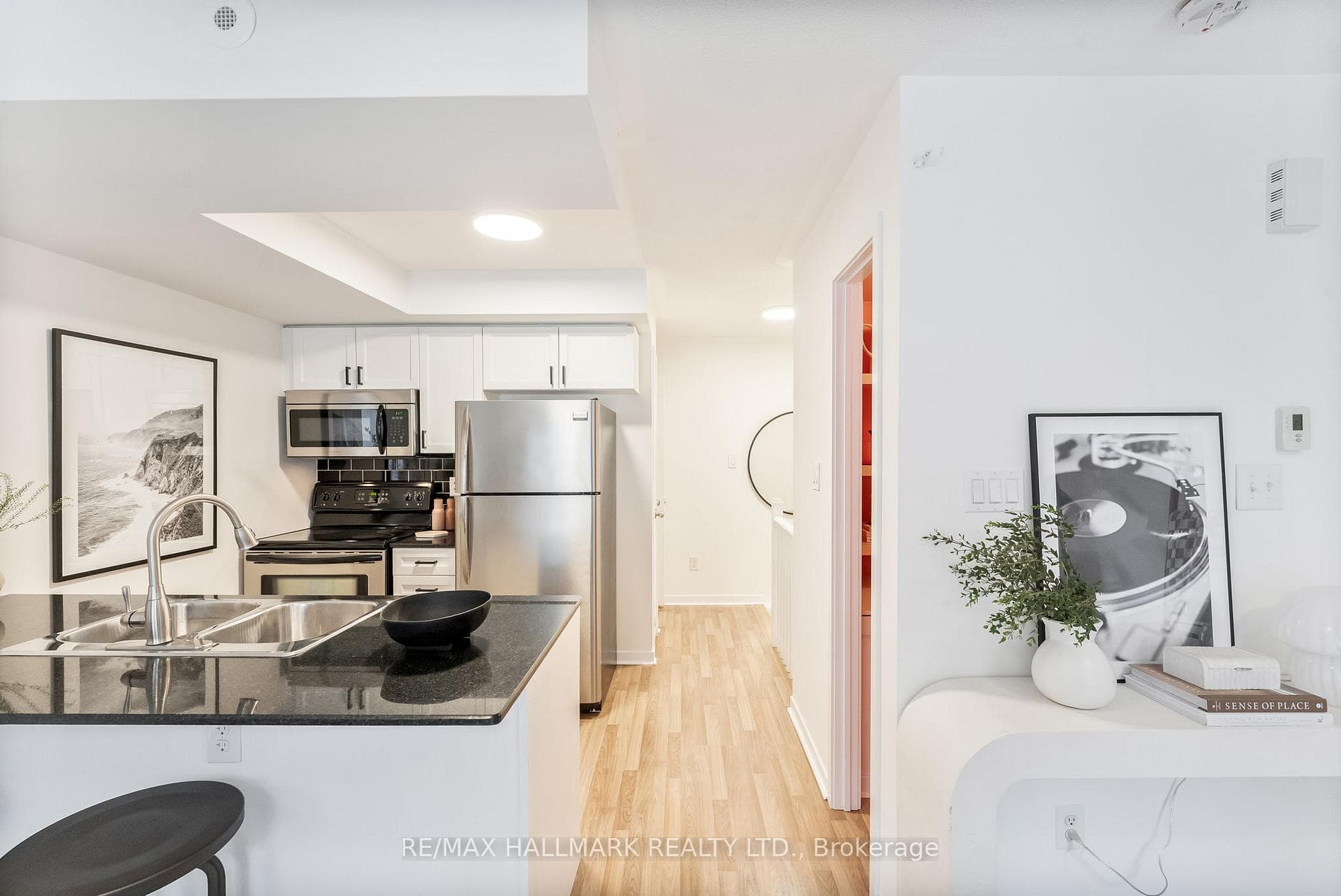8 Florence Wyle Lane Unit 3 photo 12
