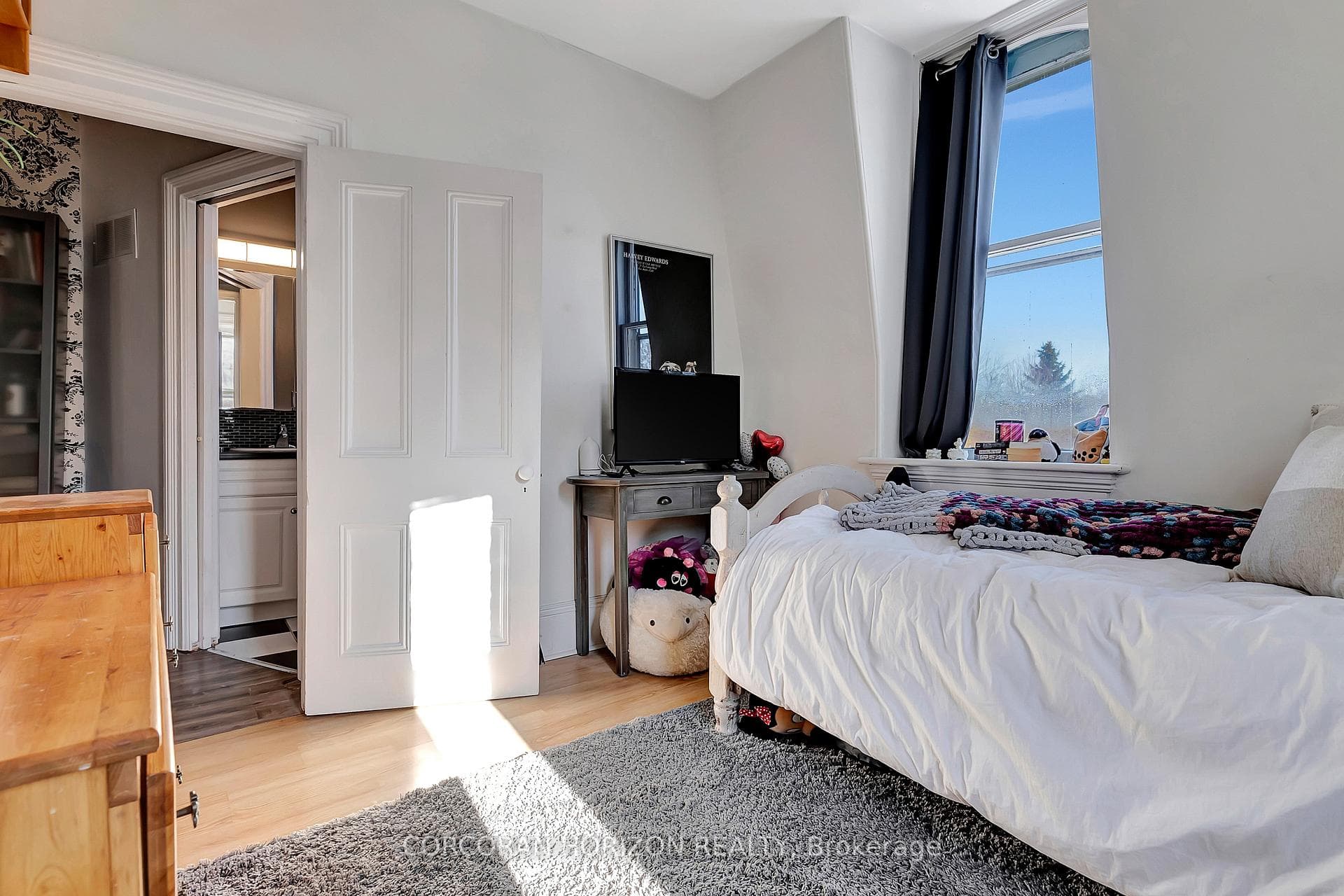 120 Grand Avenue photo 25