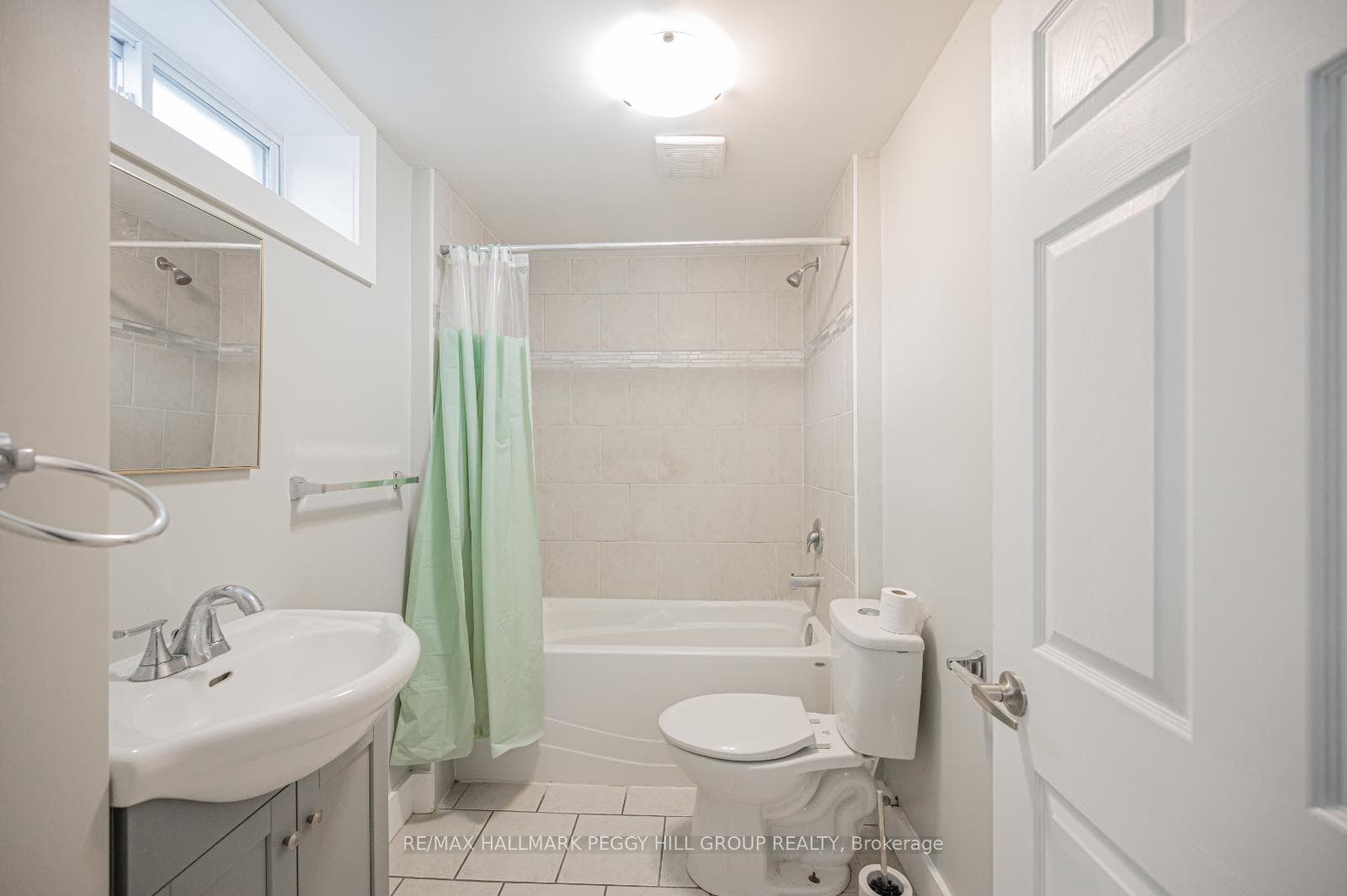 18 Bronte Crescent photo 14