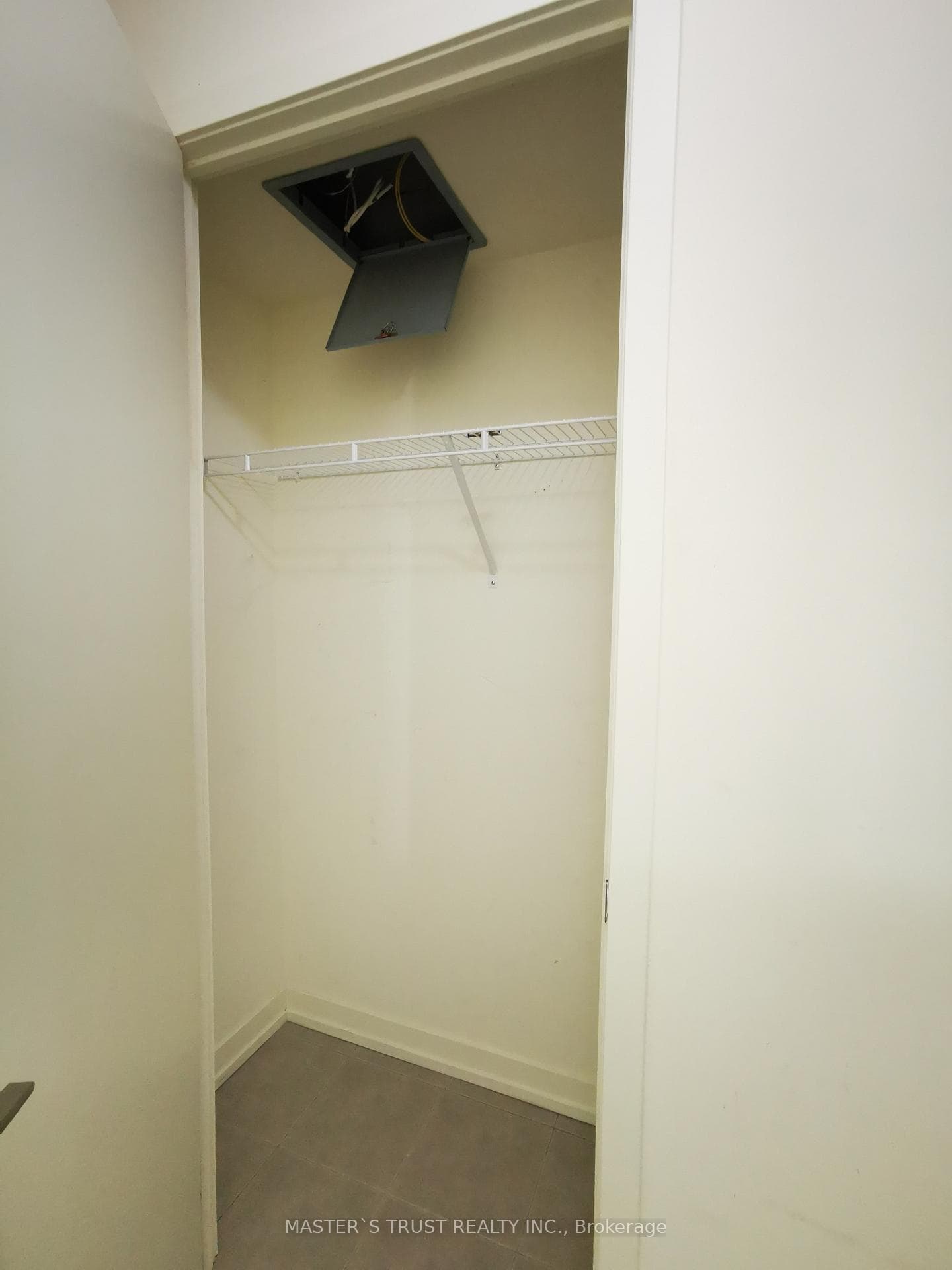 812 Lansdowne Avenue Unit 302 photo 10