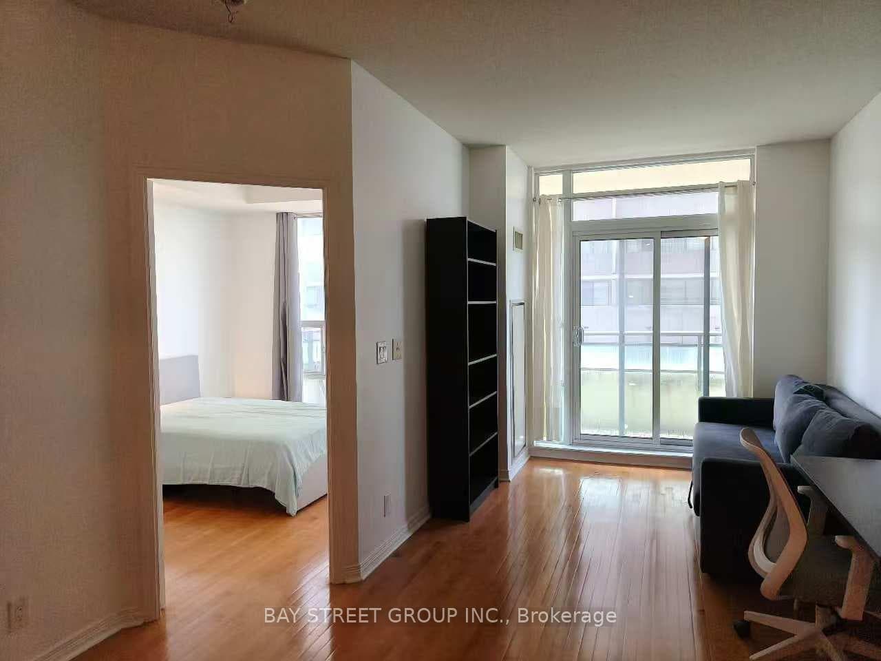 736 Spadina Avenue Unit 801 photo 4