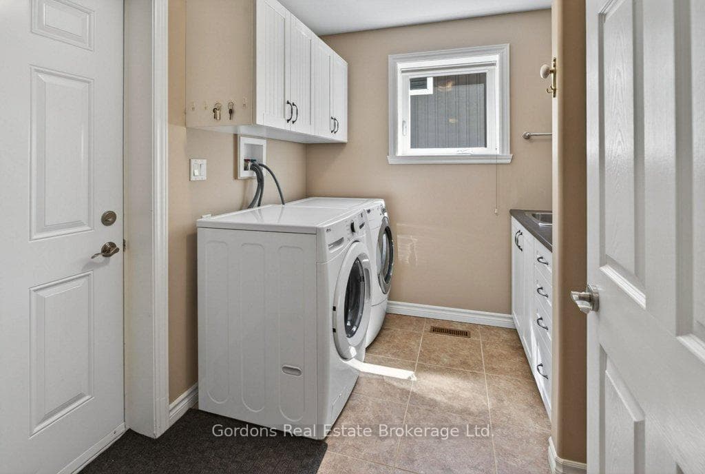 72 Mccabe Street photo 22
