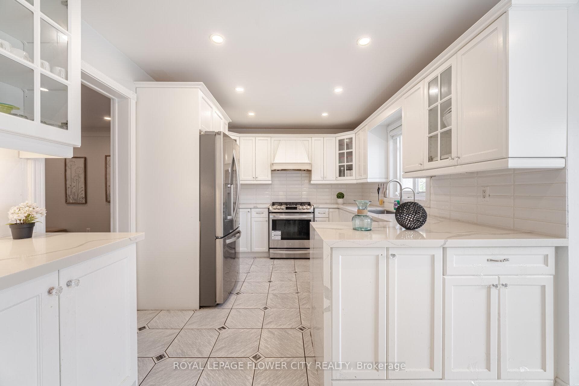 47 Burgby Avenue photo 6
