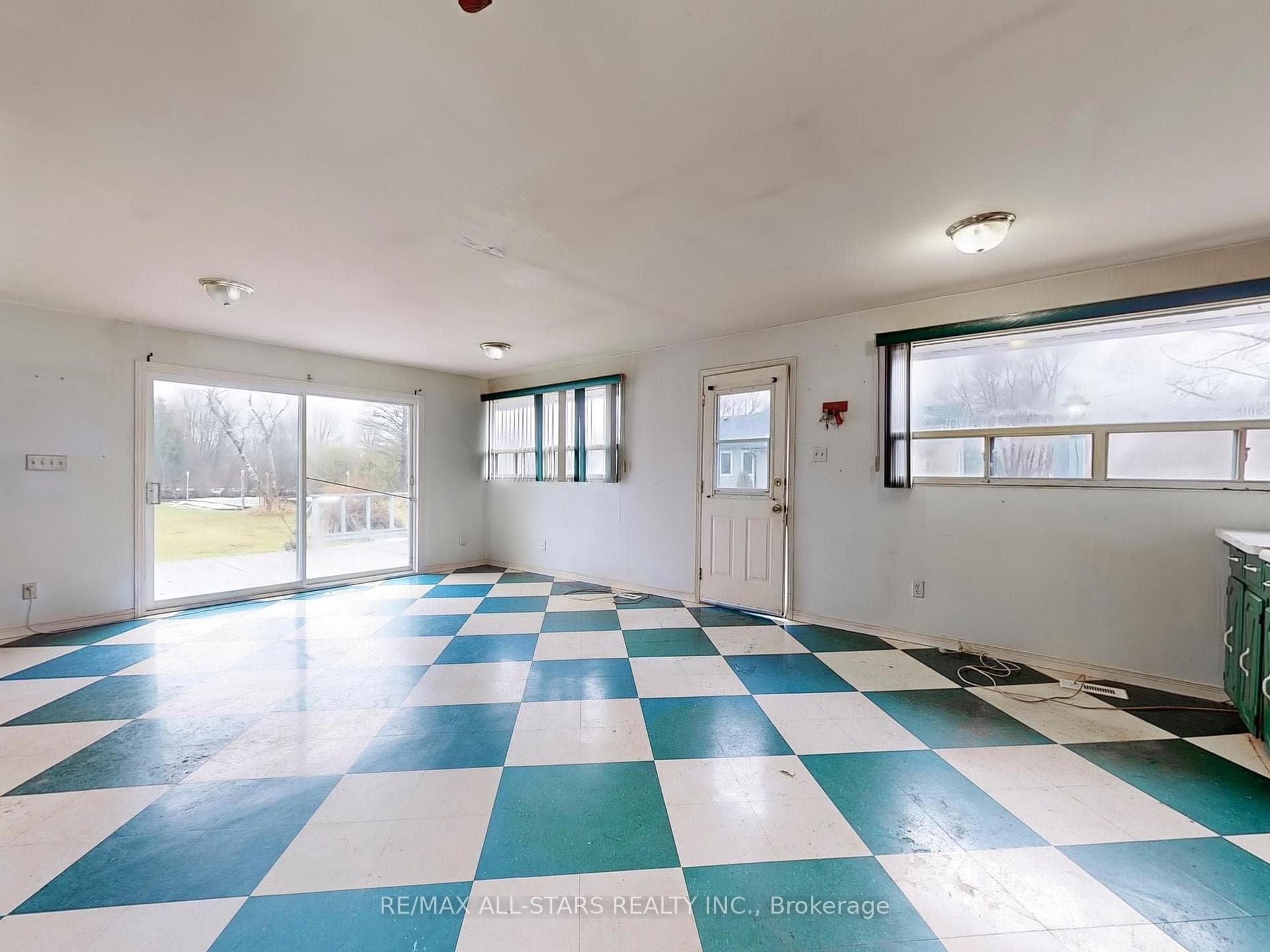 67 Irving Drive photo 7