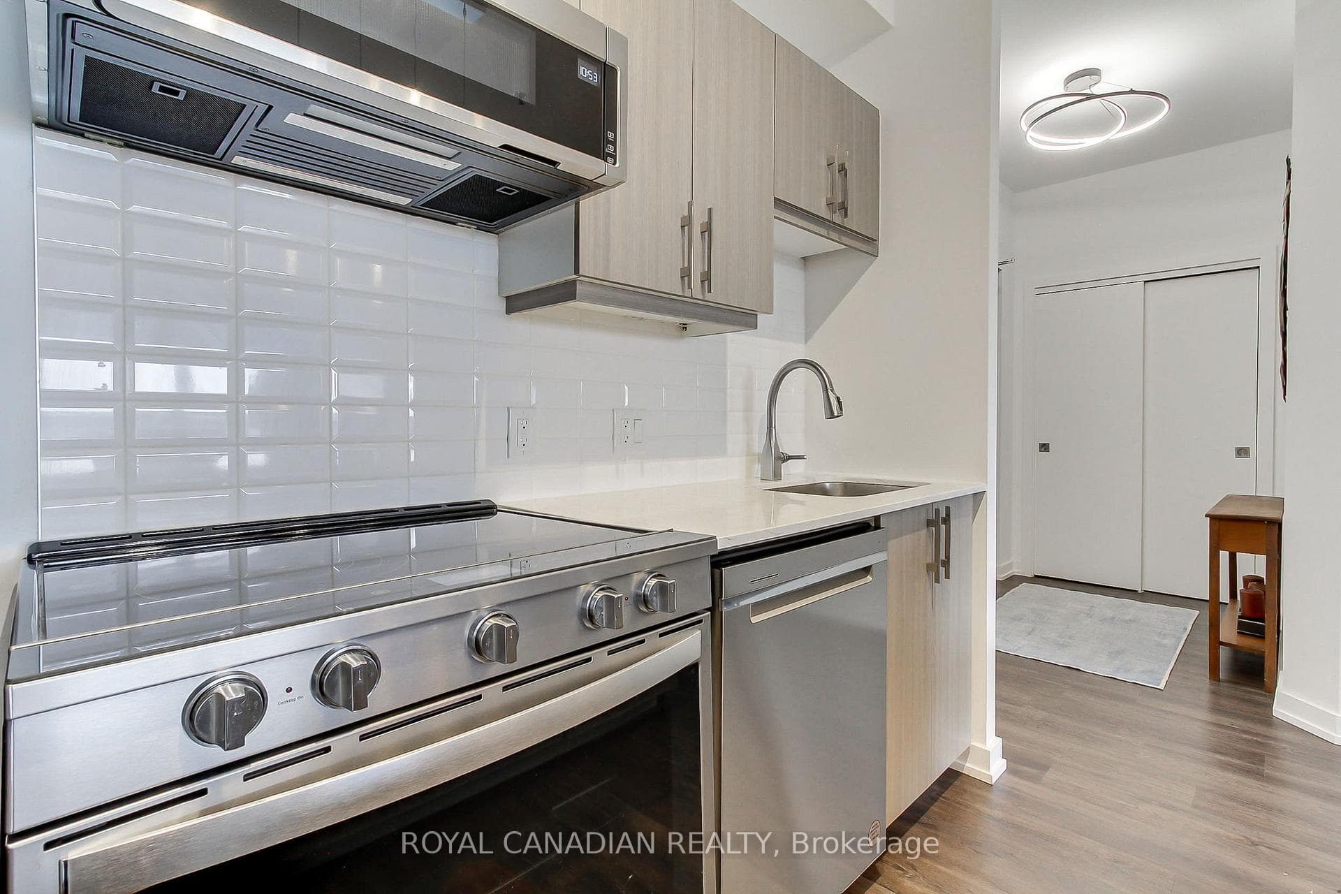 430 ESSA Road Unit 418 photo 15