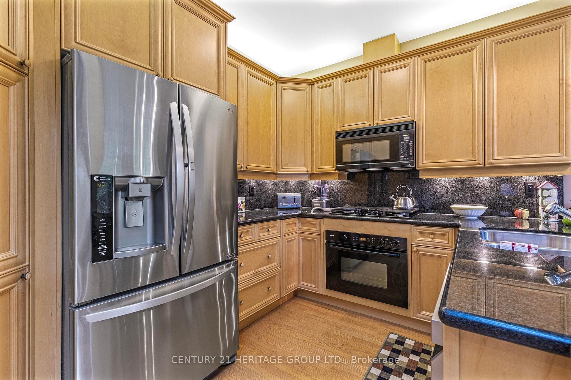 Upgraded kitchen with gas stove.