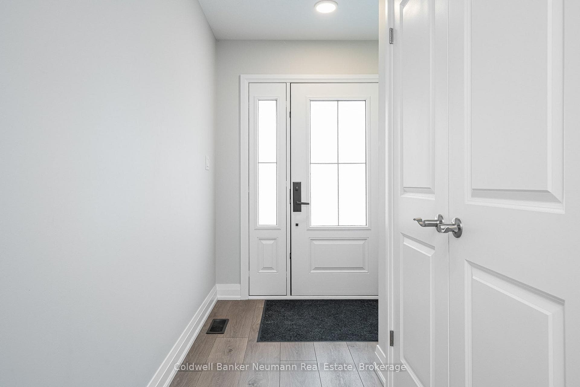 150 Durham Road photo 3
