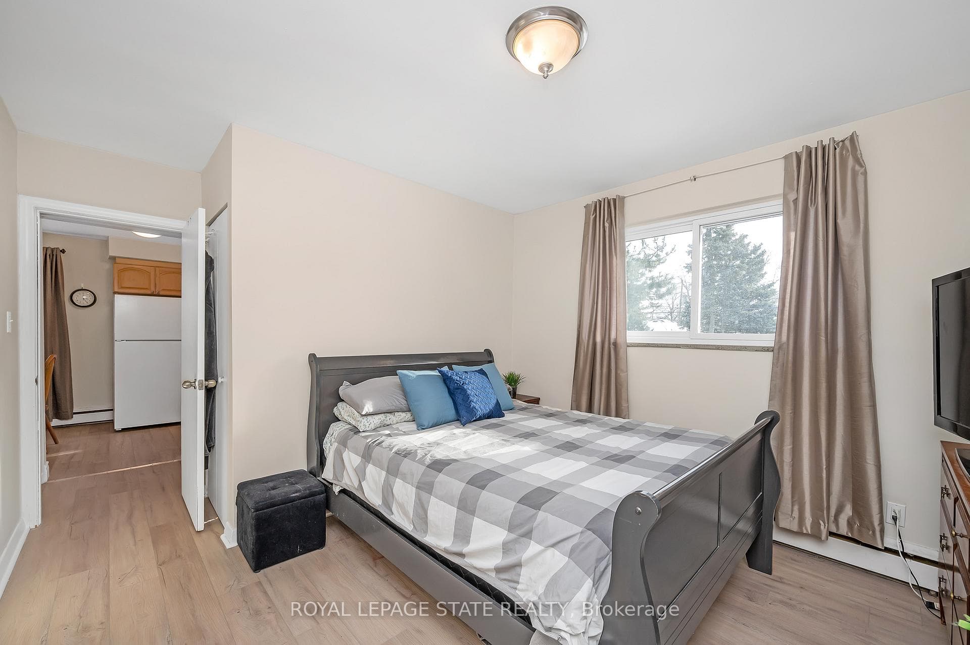 1070 Fennell Avenue photo 21
