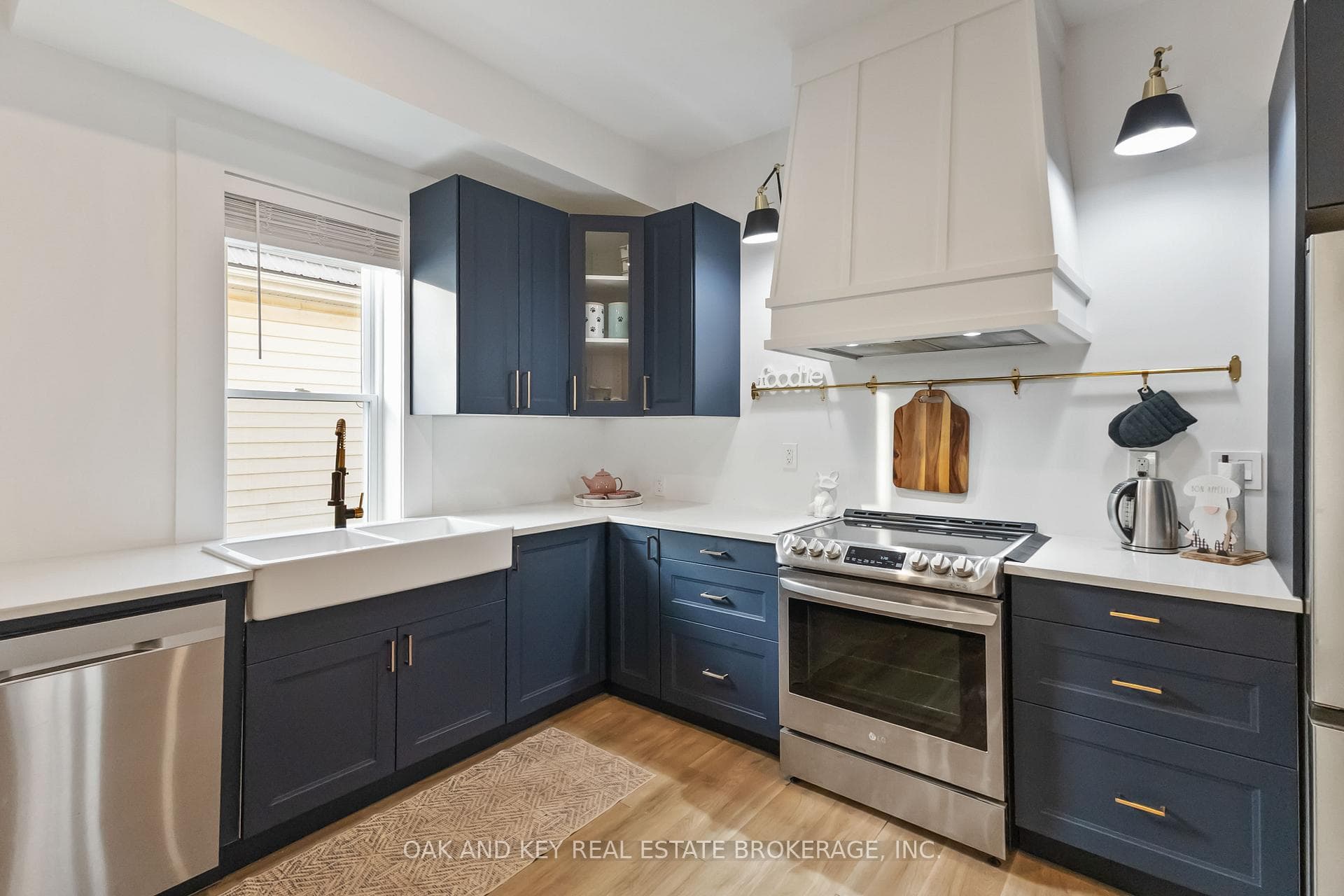 181 Wellington Street photo 20