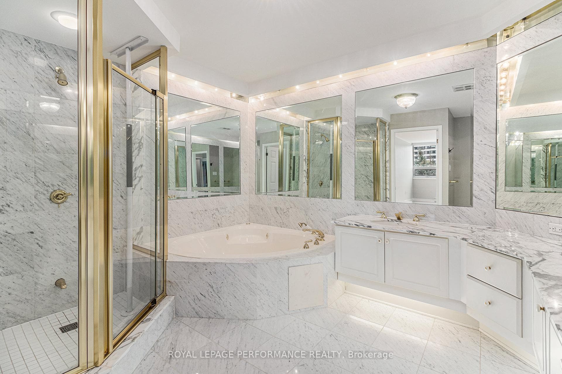 with soaker tub