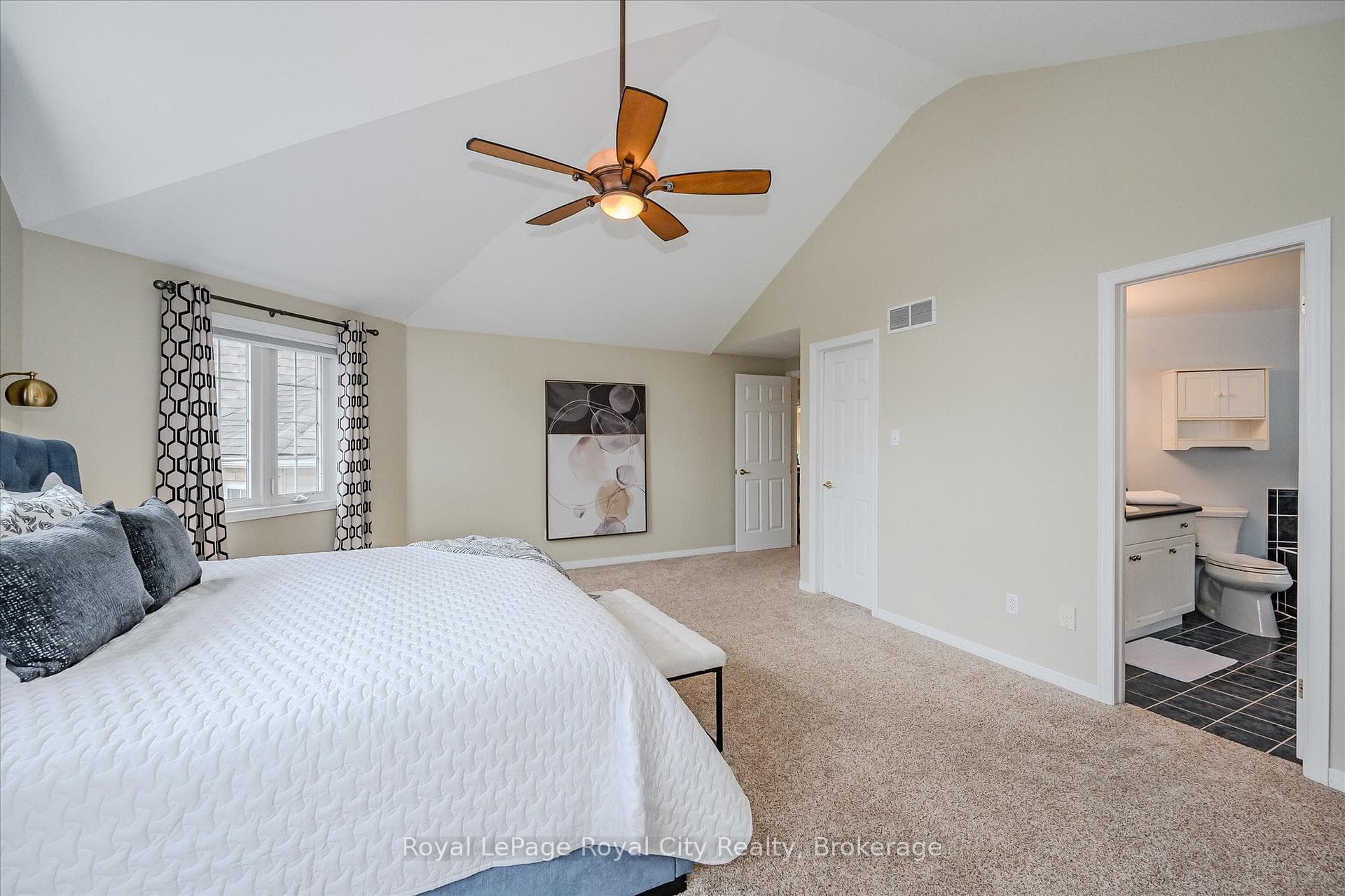 2 Oakridge Crescent photo 26