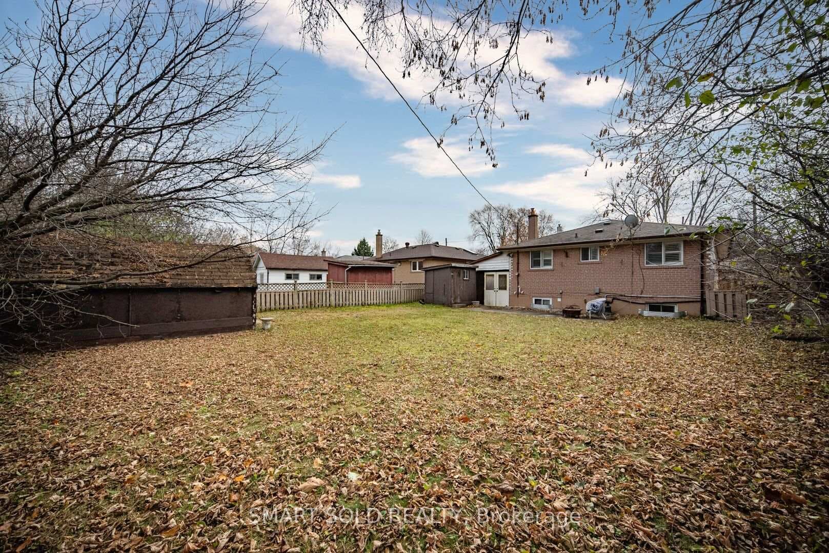 58 Collins Crescent photo 40