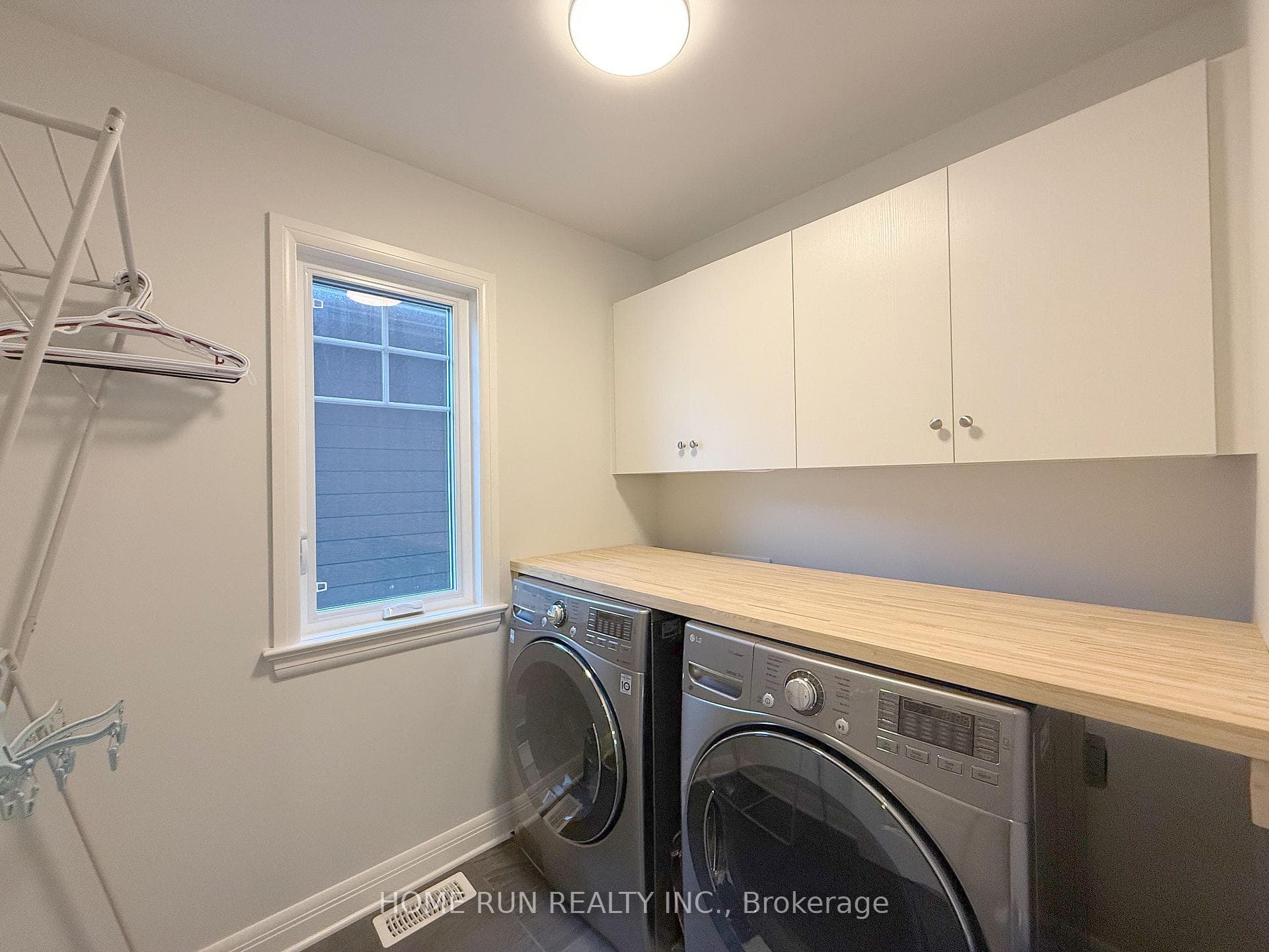 322 Lysander Place photo 40