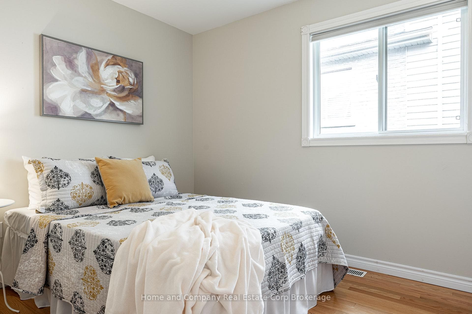 295 Norman Street photo 22