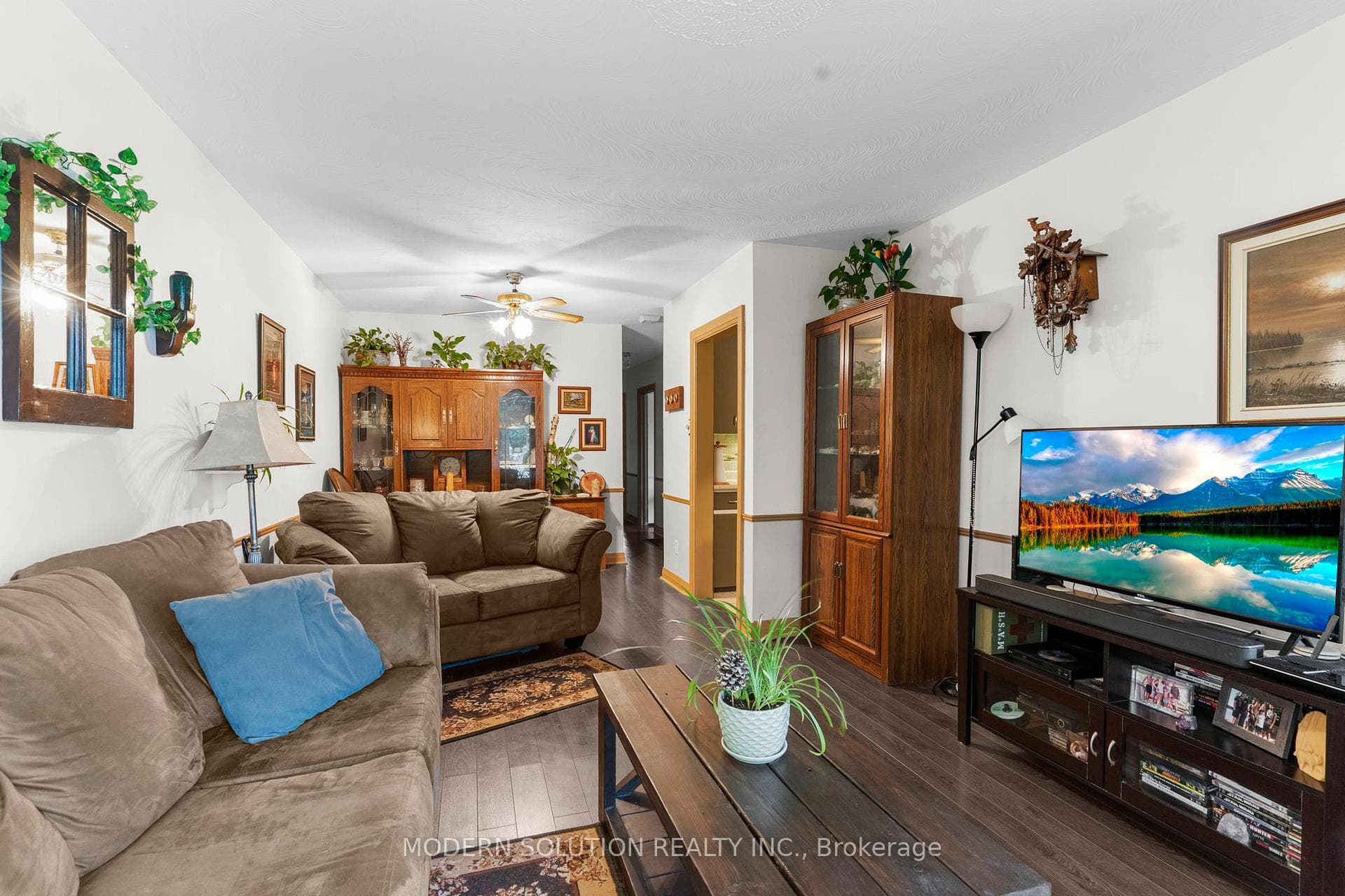 63 Newbury Drive photo 6