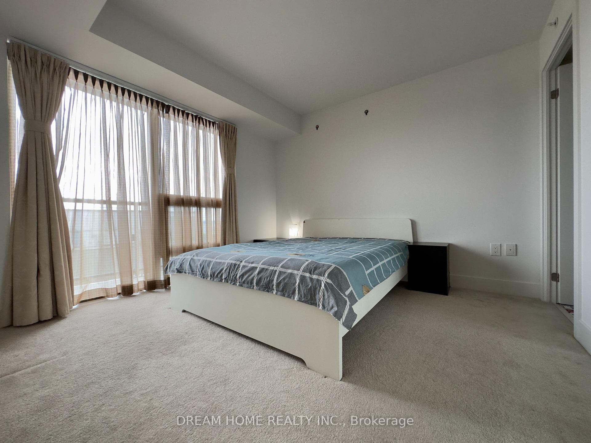 955 Bay Street Unit 2409 photo 9