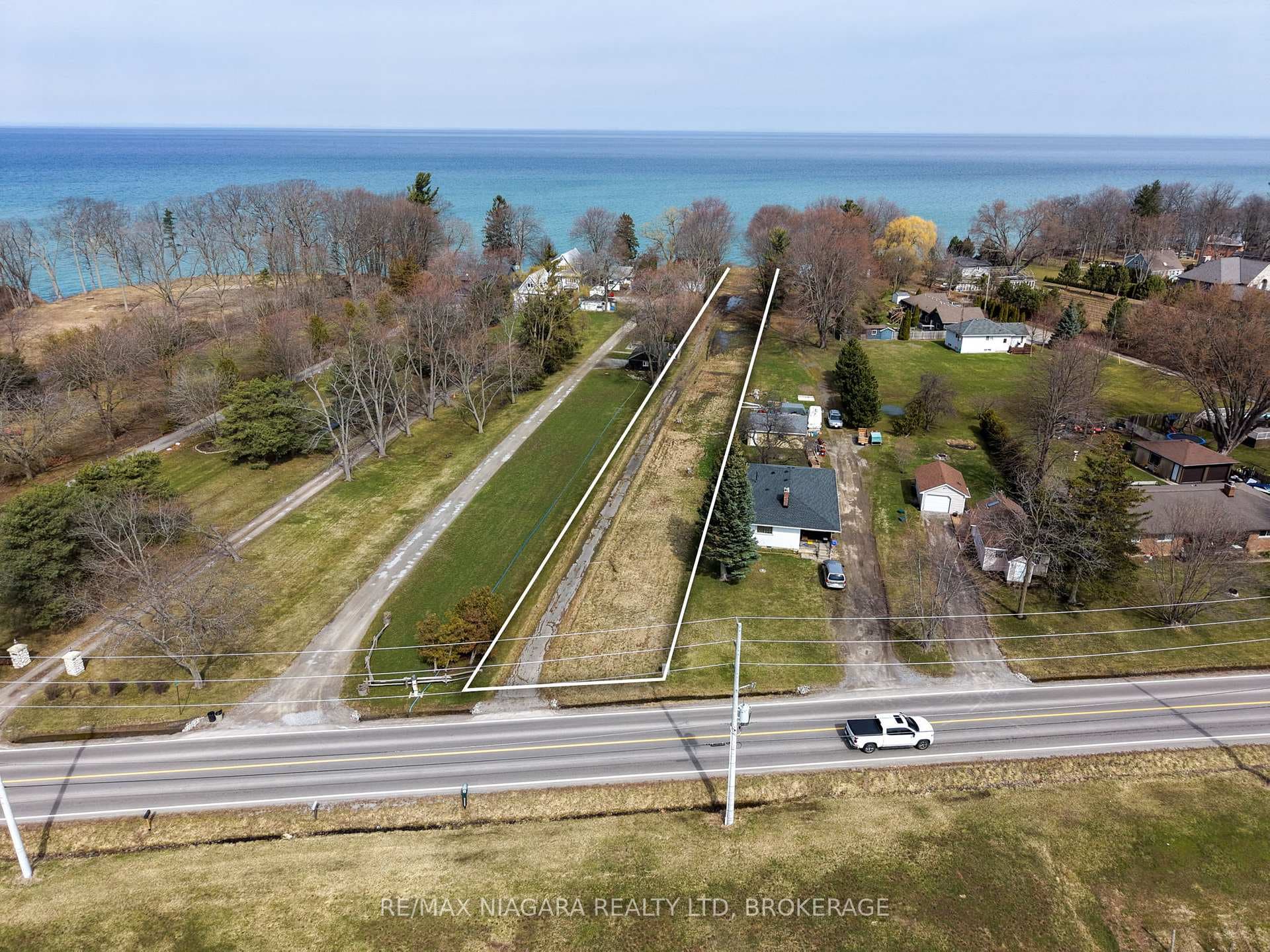 1204 LAKESHORE Road photo 17