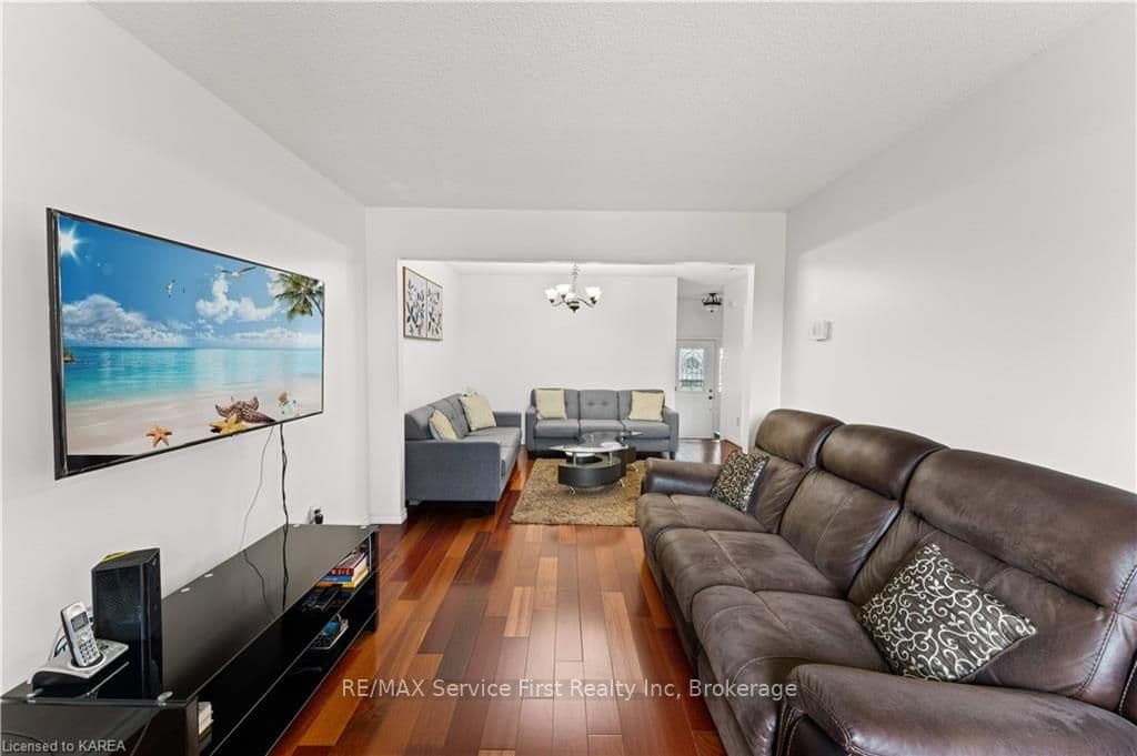 371 MALABAR Drive photo 6