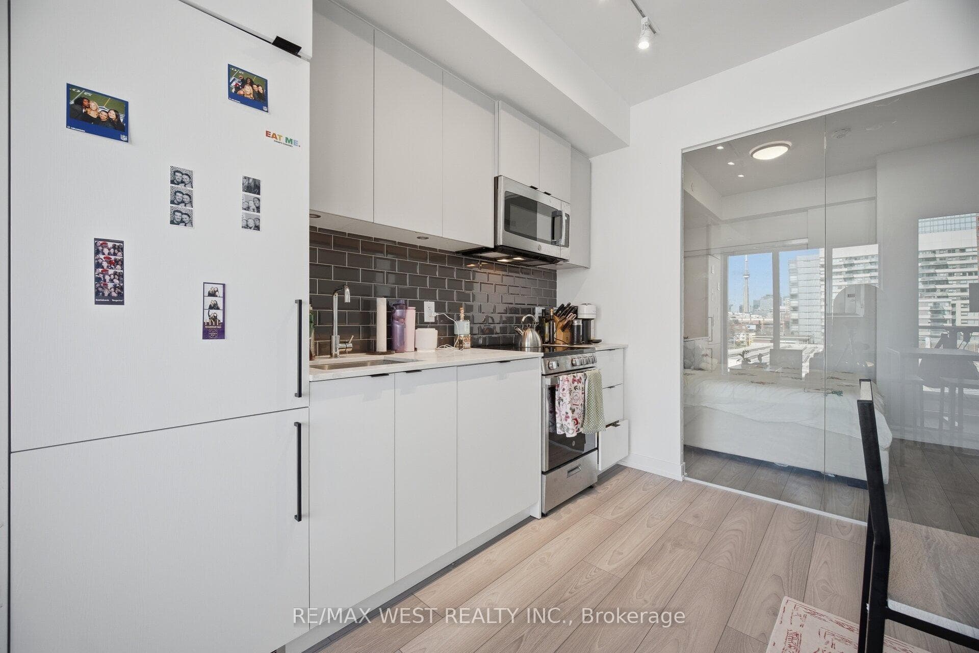 285 Dufferin Street Unit 312 photo 16