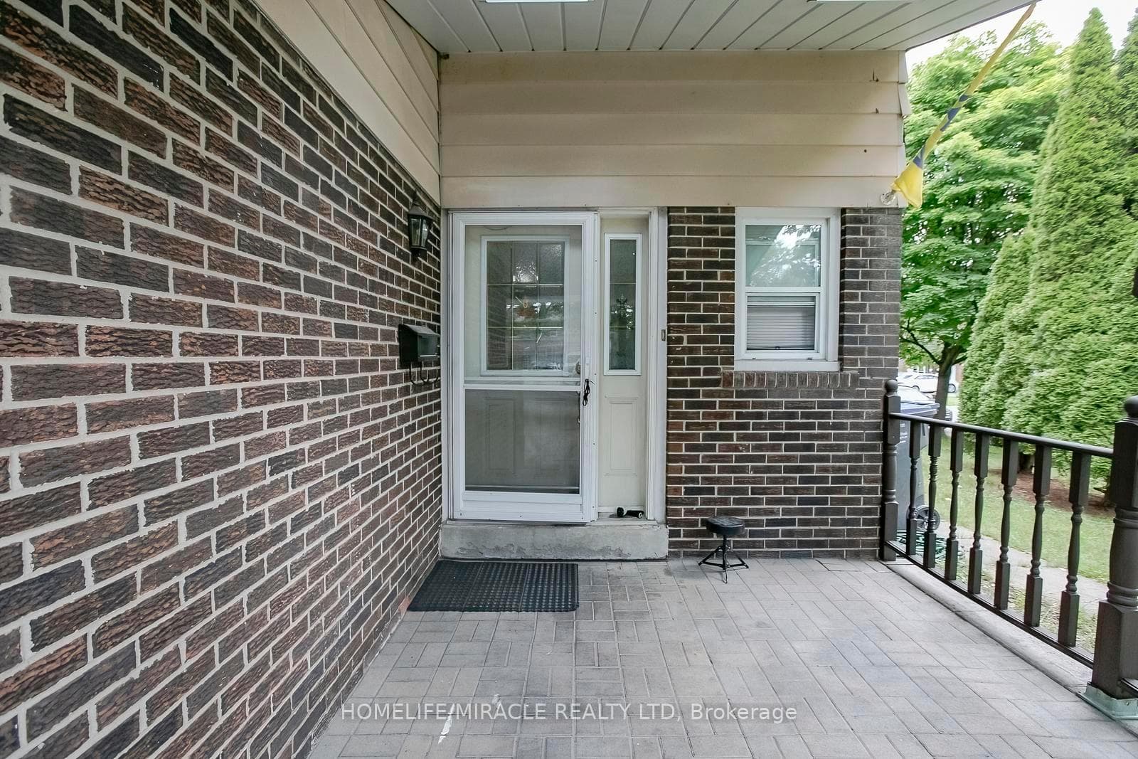 47 Longbourne Crescent photo 6