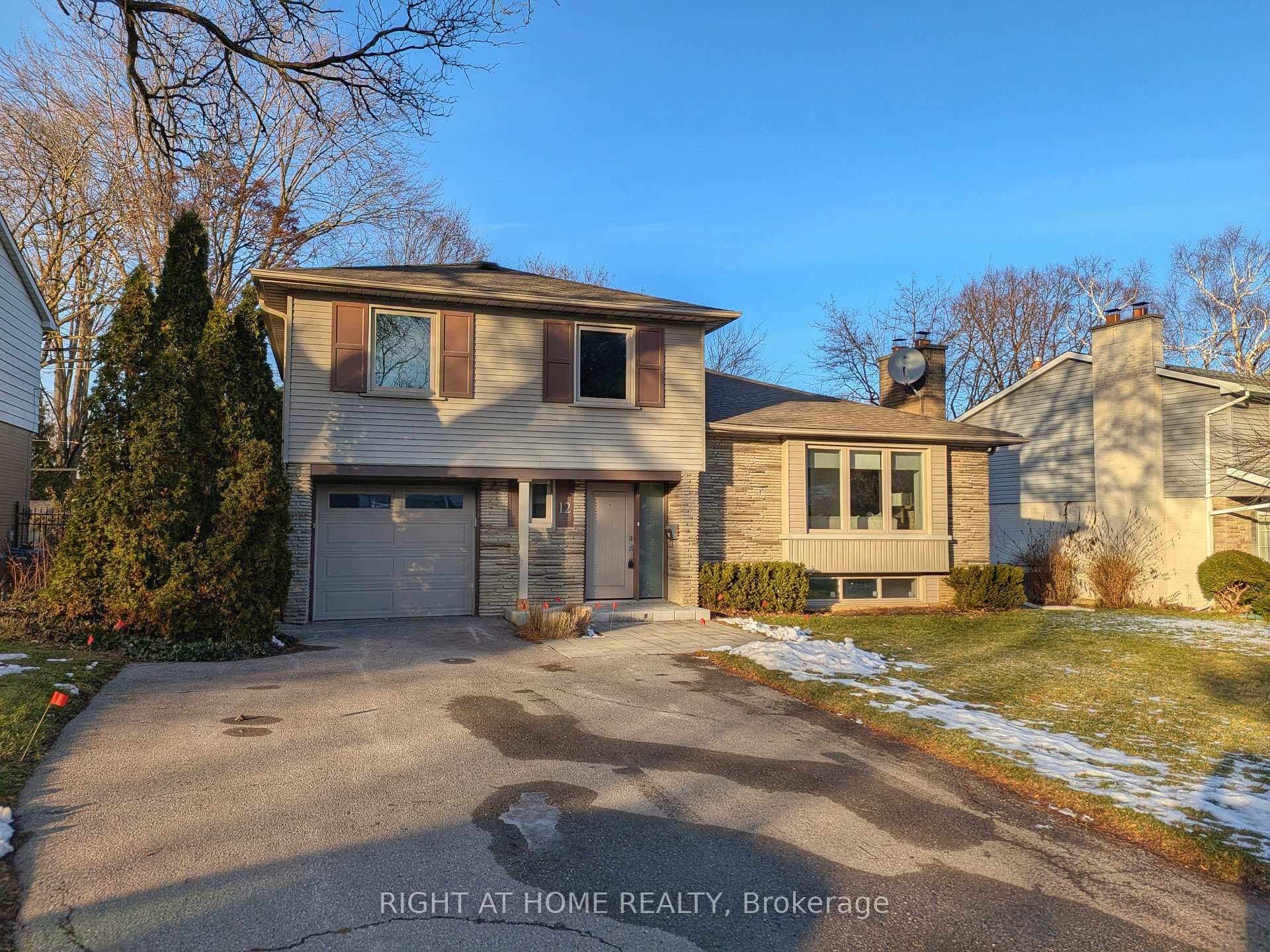 12 Courtham Avenue photo 2