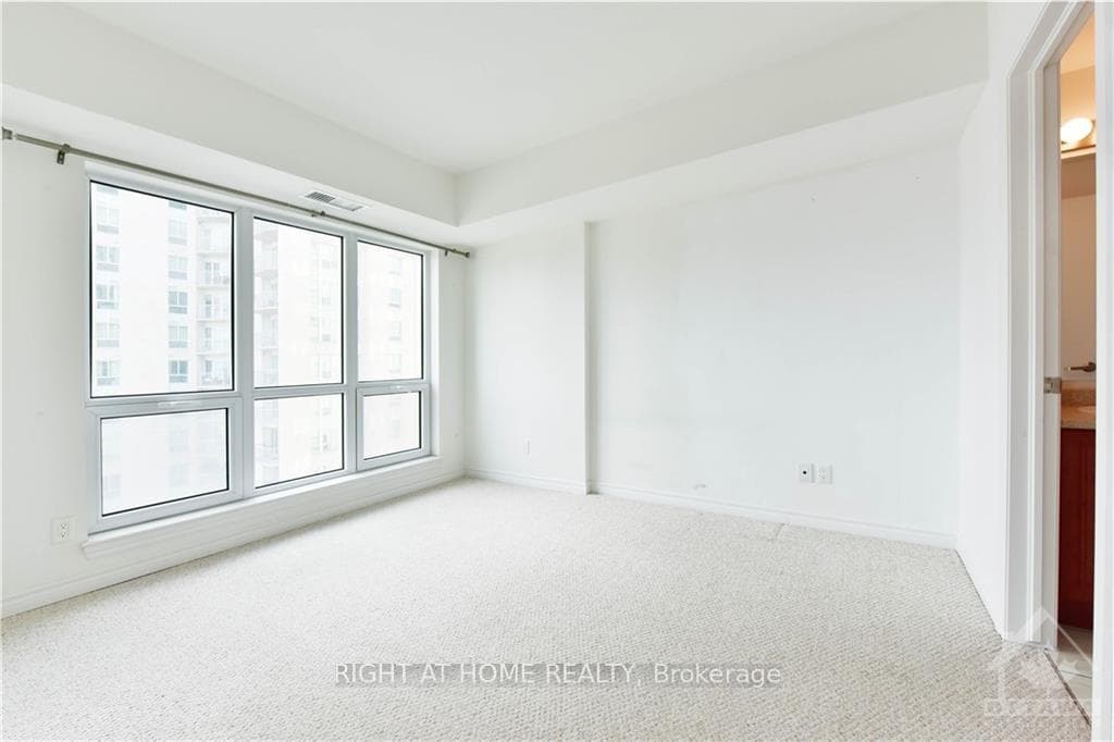 234 RIDEAU Street Unit 1608 photo 14