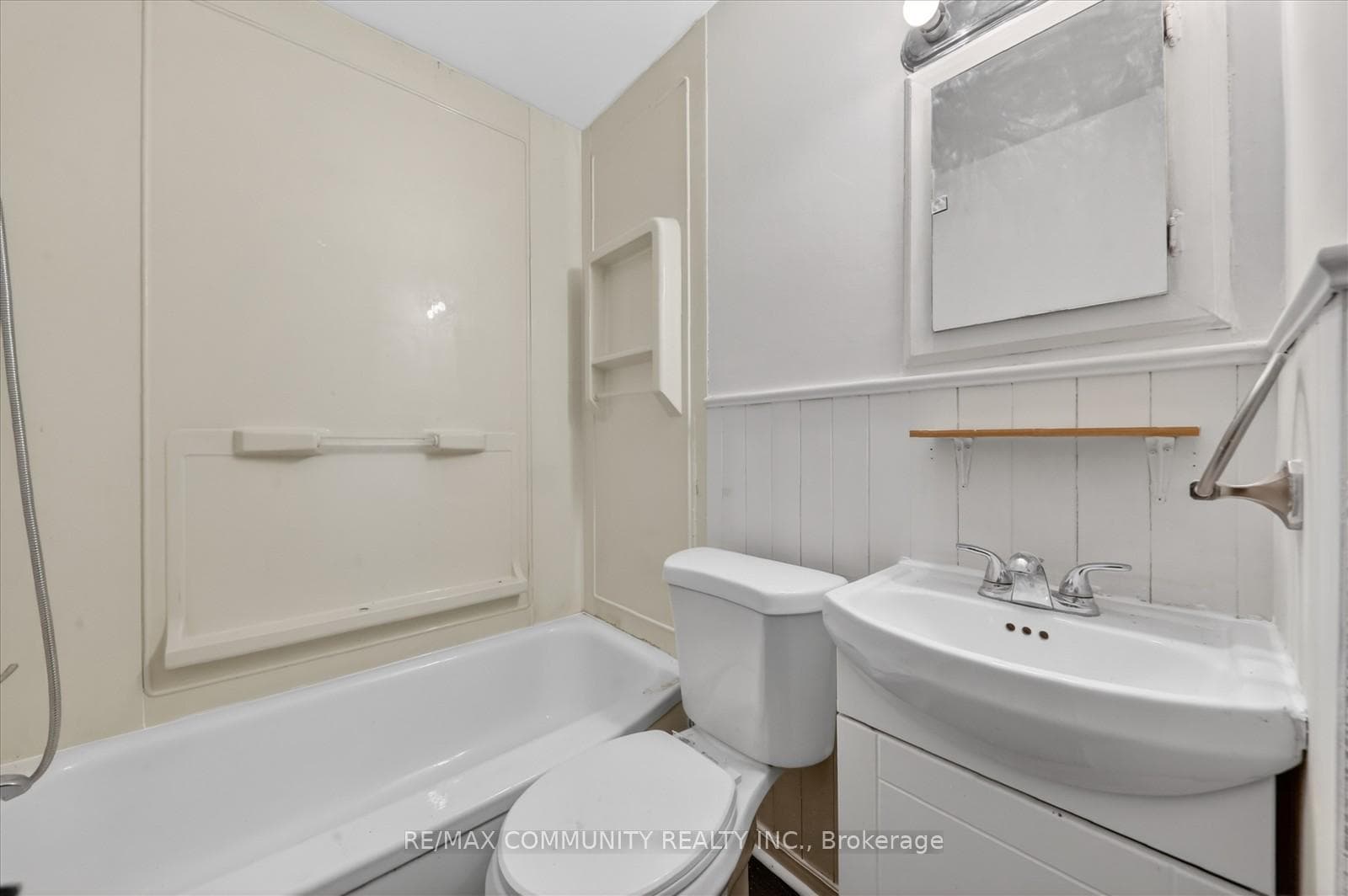 61 Adelaide Street photo 12