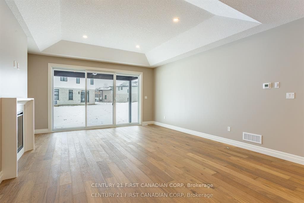 LOT 105 DARWIN Crescent photo 14