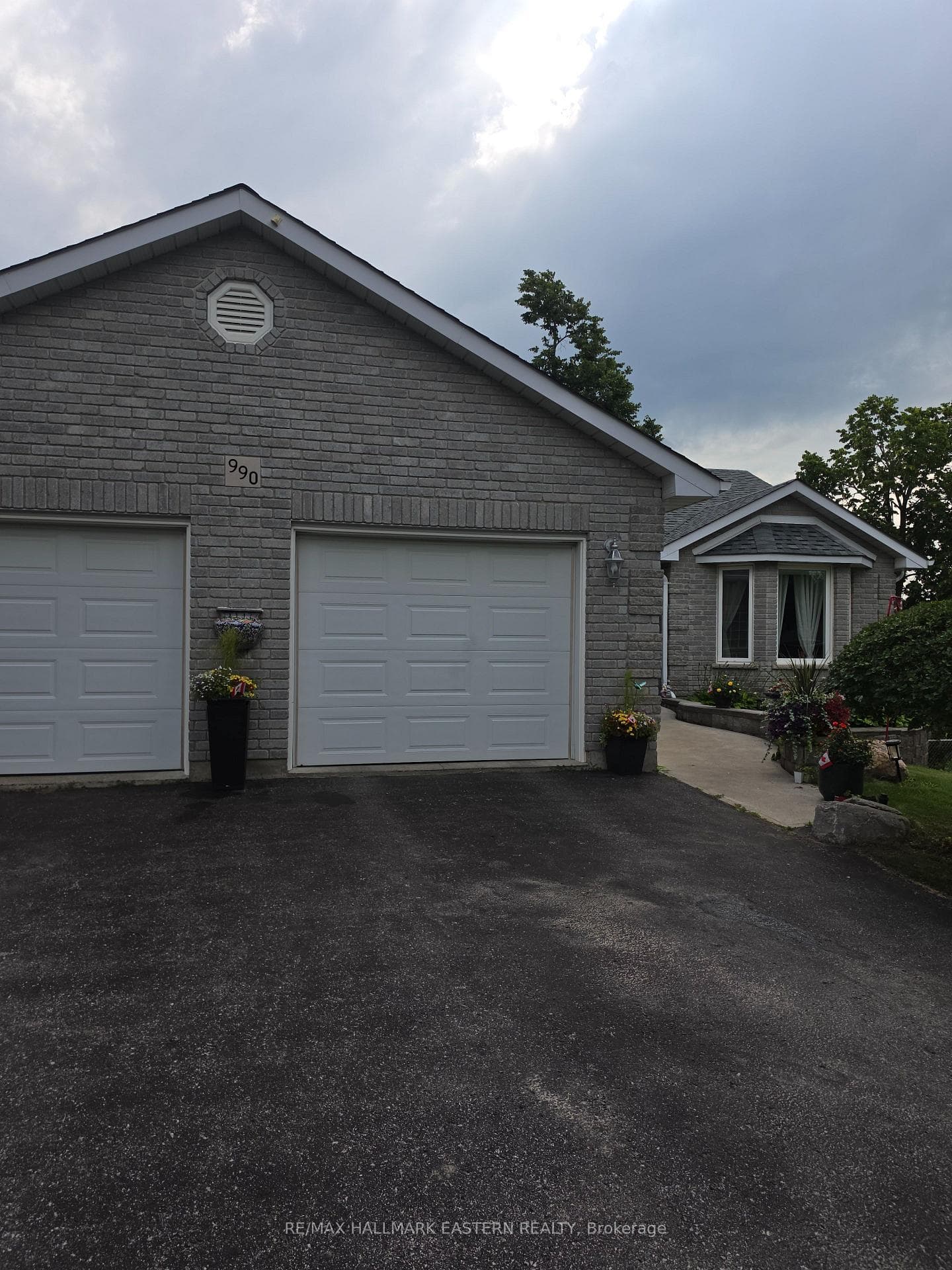 990 Silverdale Road photo 26