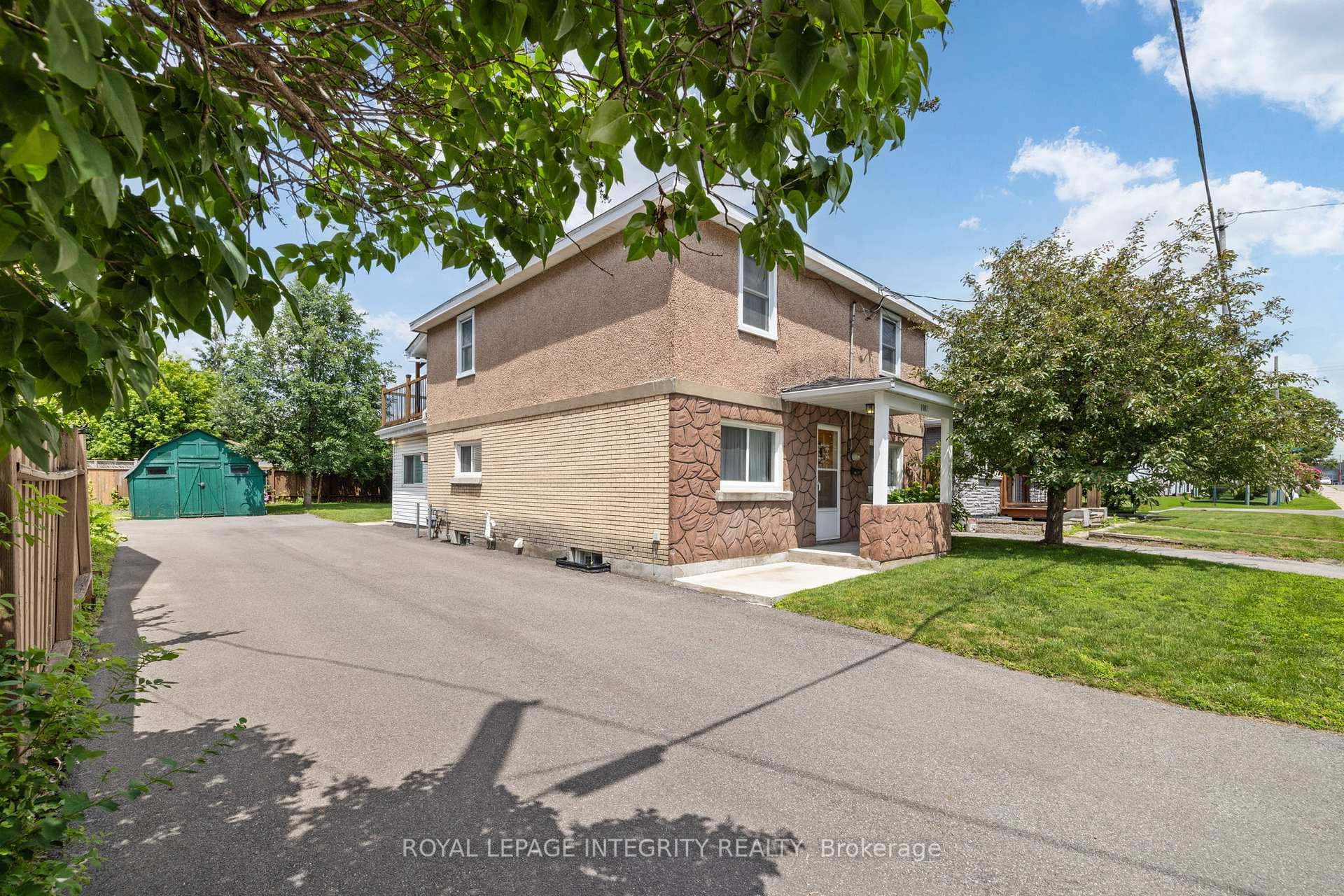 1081 Kenaston Street photo 2