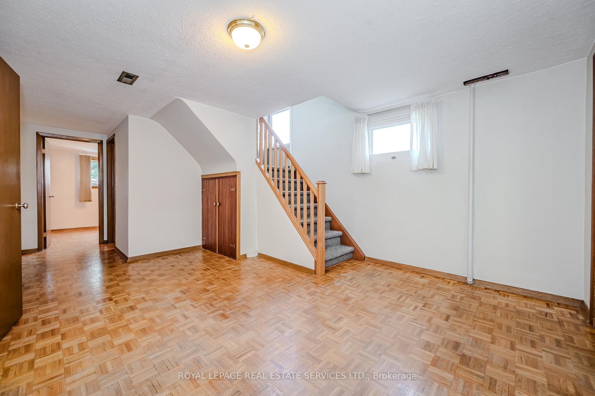 37 Vickson Court photo 20