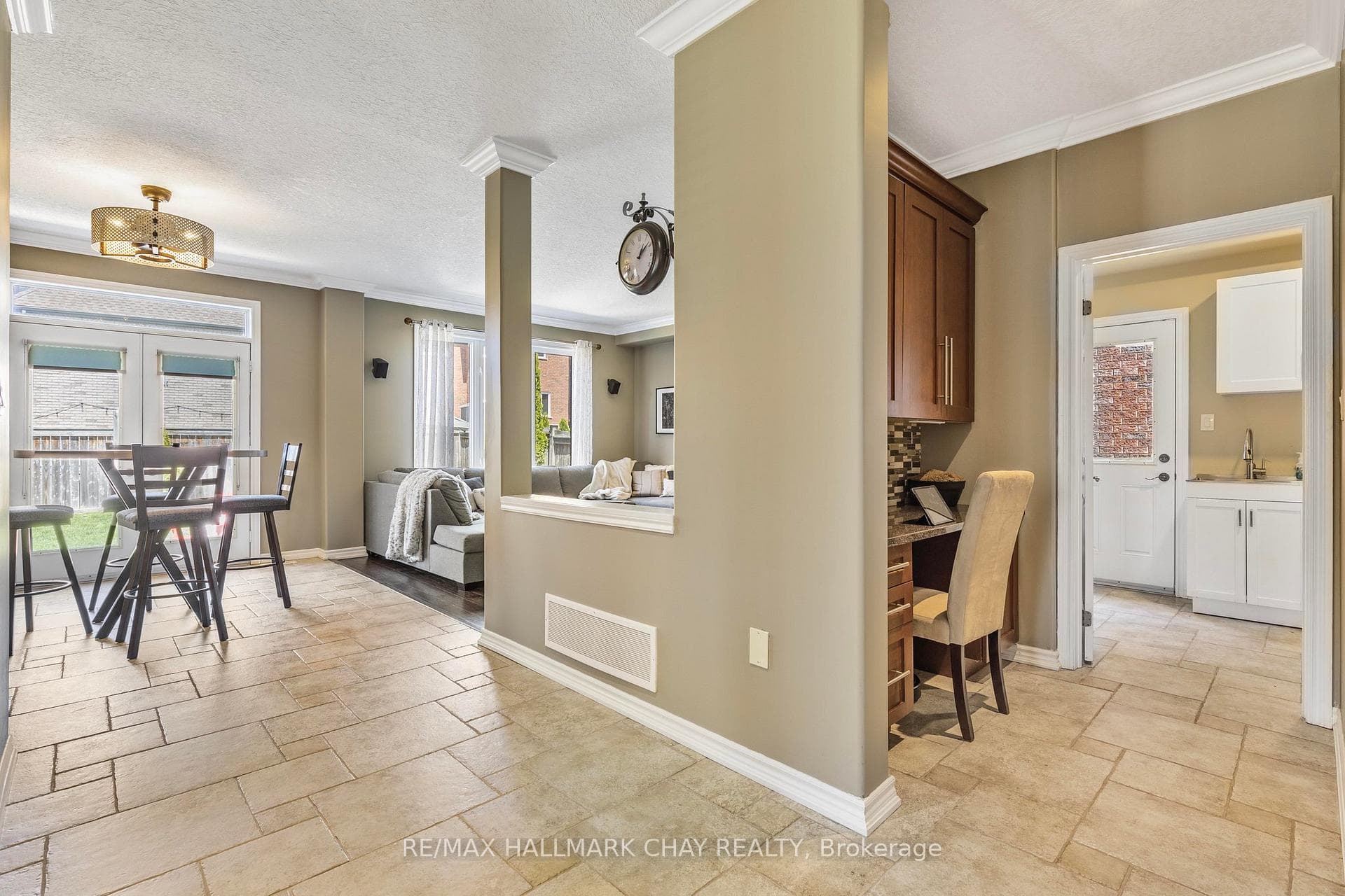16 Spencer Drive, Barrie, ON