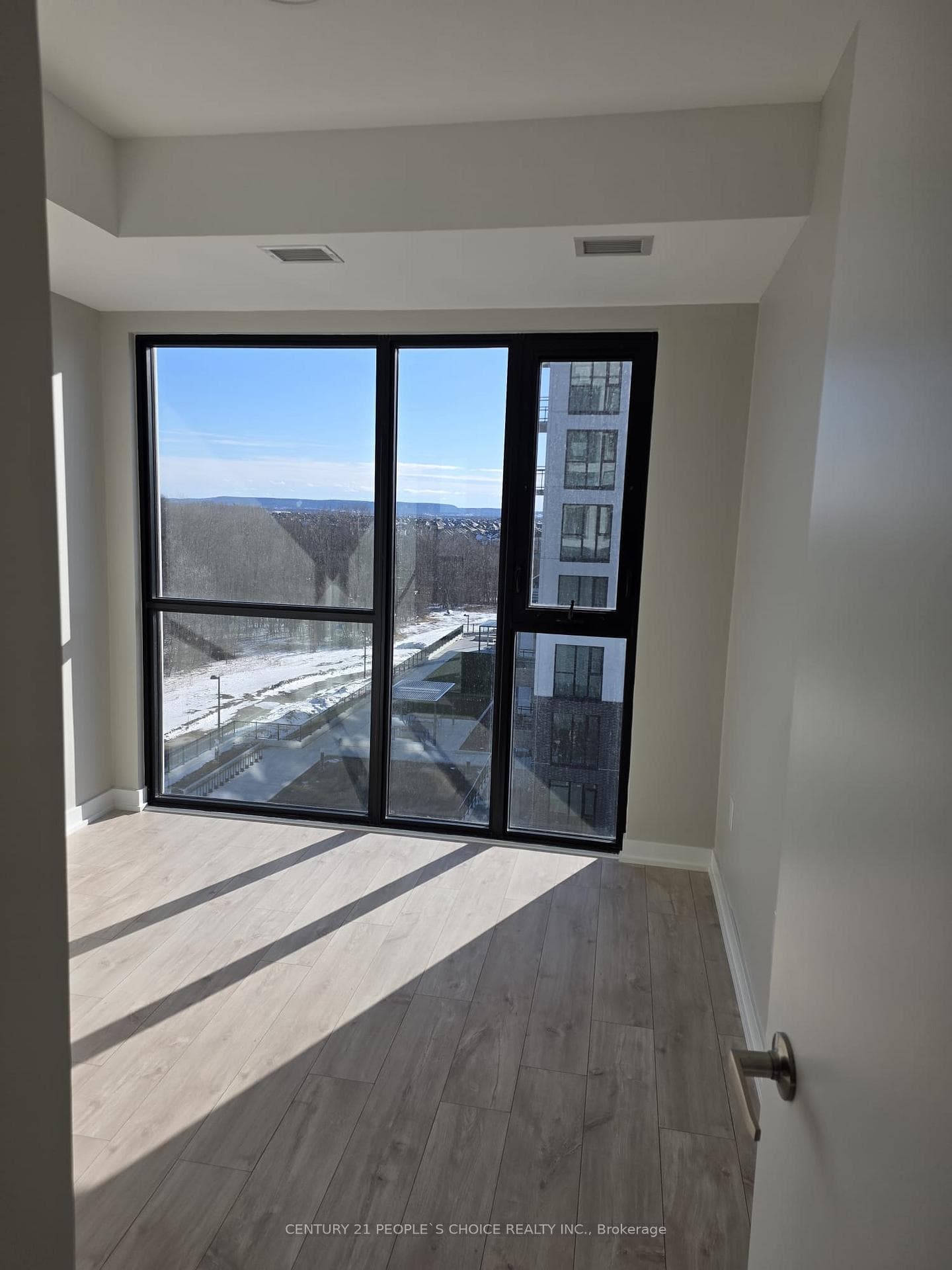 750 WHITLOCK Avenue Unit 504 photo 10