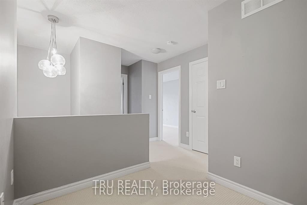 122 Lindenshade Drive Unit 19 photo 17
