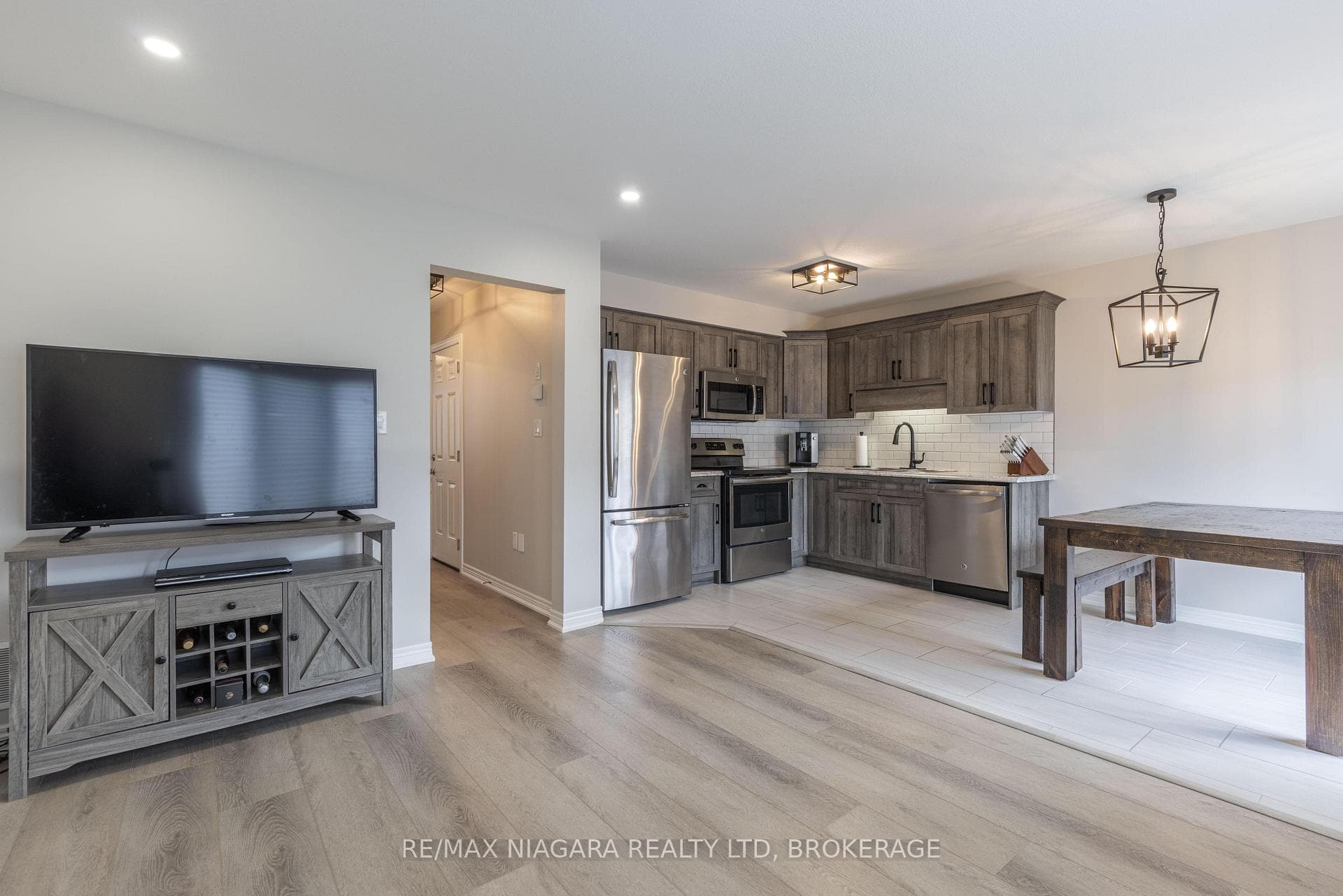 8073 Cole Court photo 6