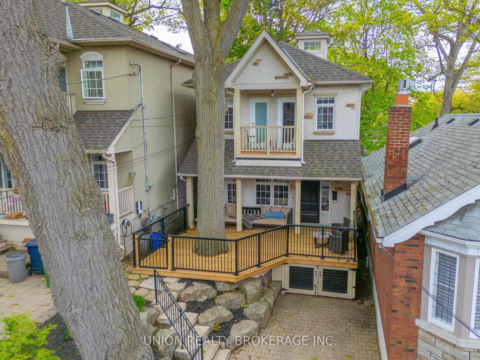 21 Courcelette Road photo 1
