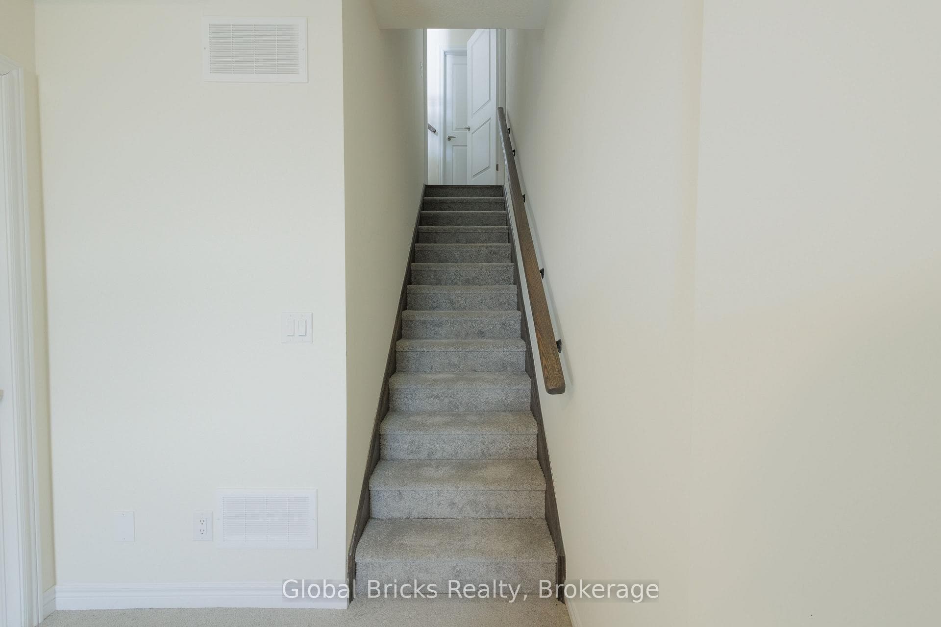 192 Broadacre Drive photo 44