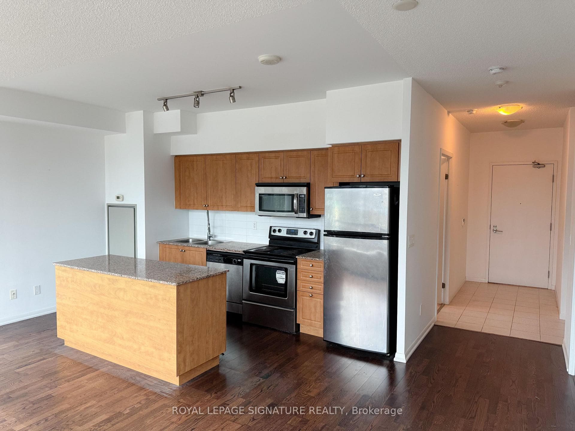 215 Fort York Boulevard Unit 209 photo 13