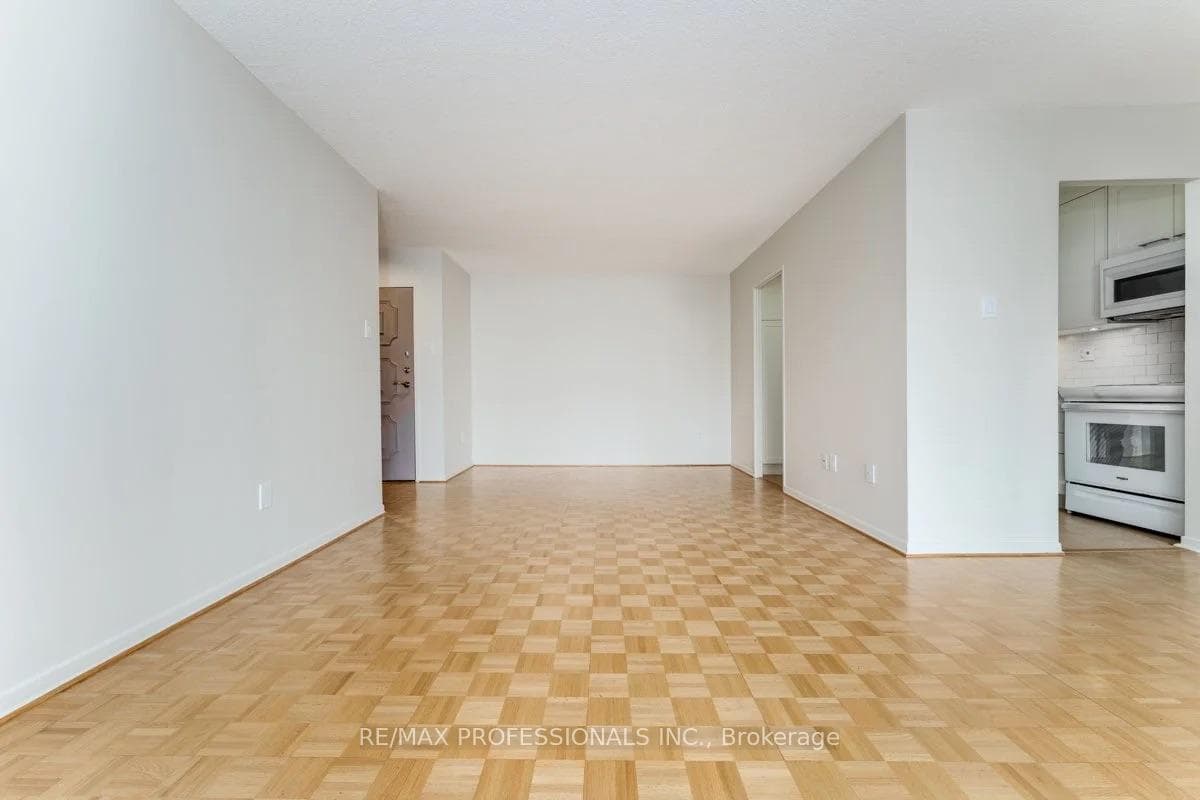 100 Quebec Avenue Unit 407 photo 10