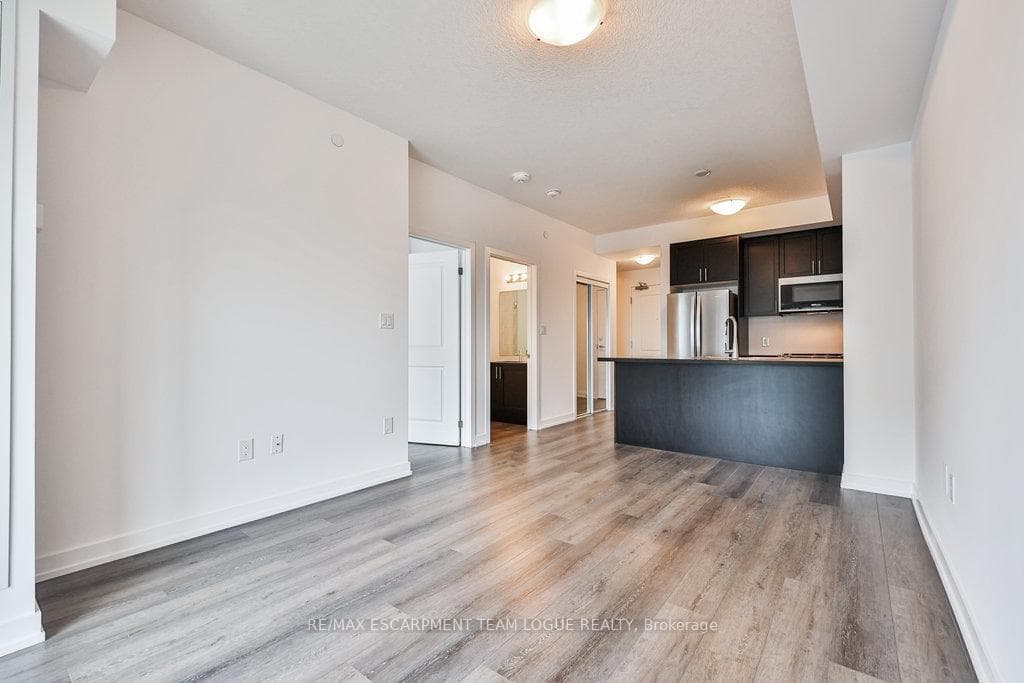 470 DUNDAS Street Unit 813 photo 25