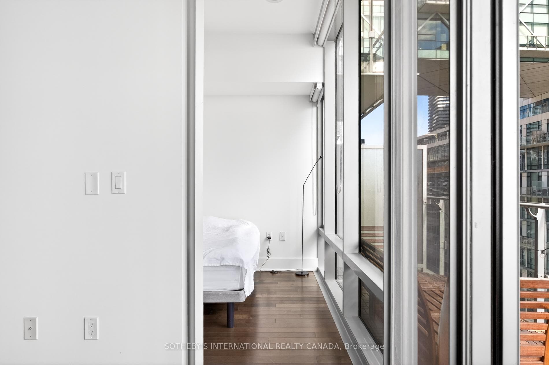 39 Queens Quay N/A Unit 816 photo 13