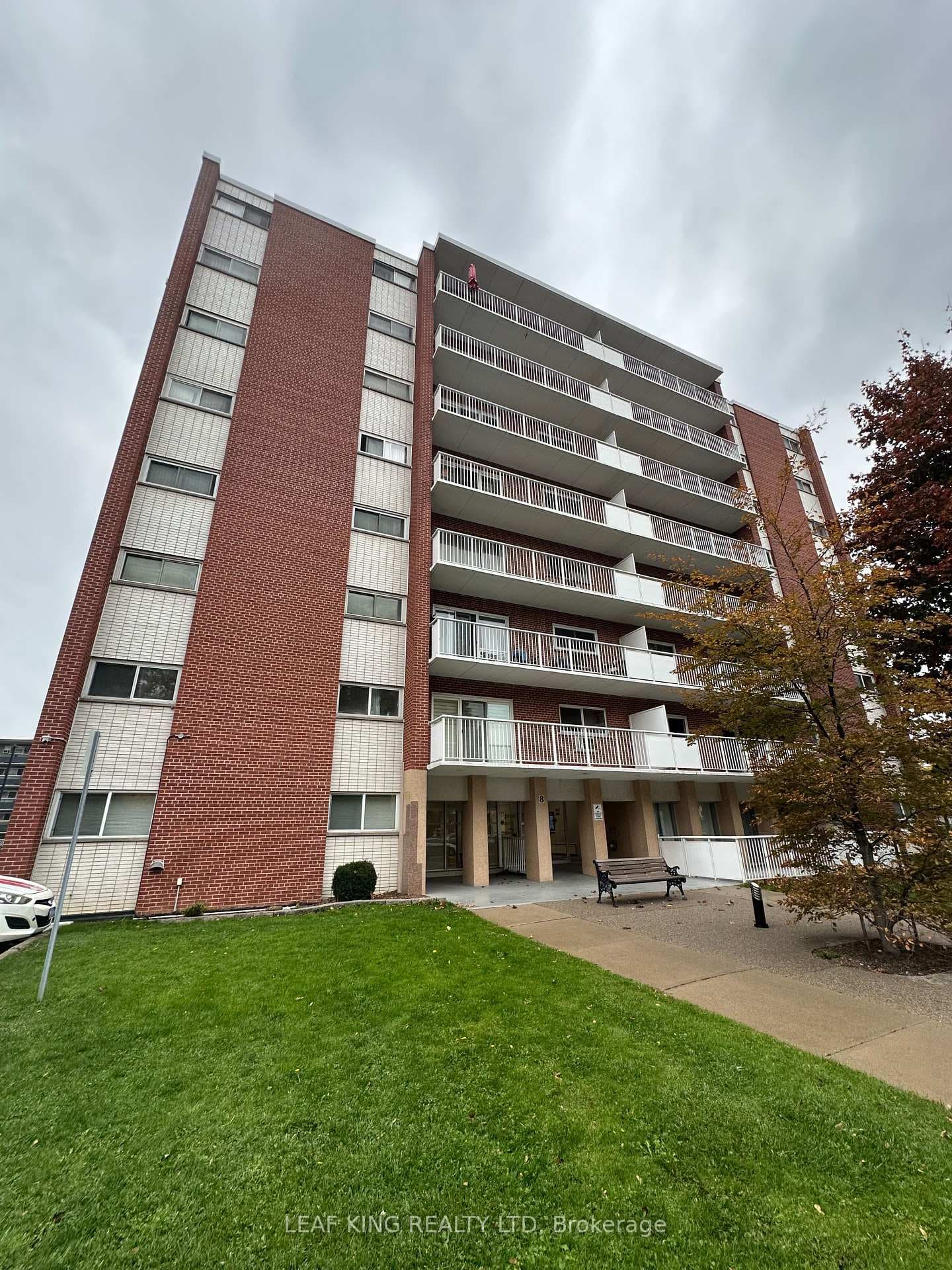 8 Woodman Drive Unit 401 photo 1
