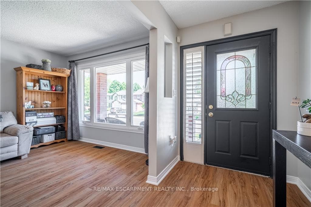 3 Novoco Drive photo 3