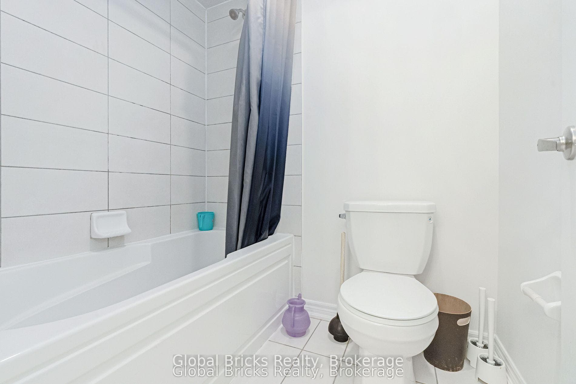 49 Burnhamthorpe Road photo 29