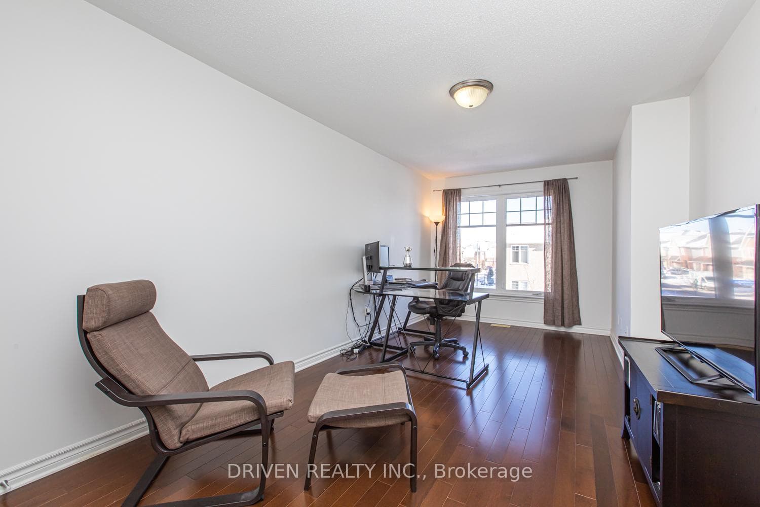 534 Rochefort Circle photo 16