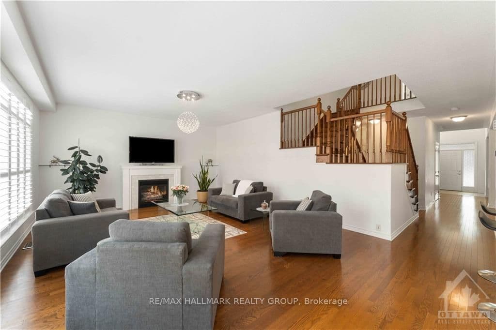 648 WOODBRIAR Way photo 10