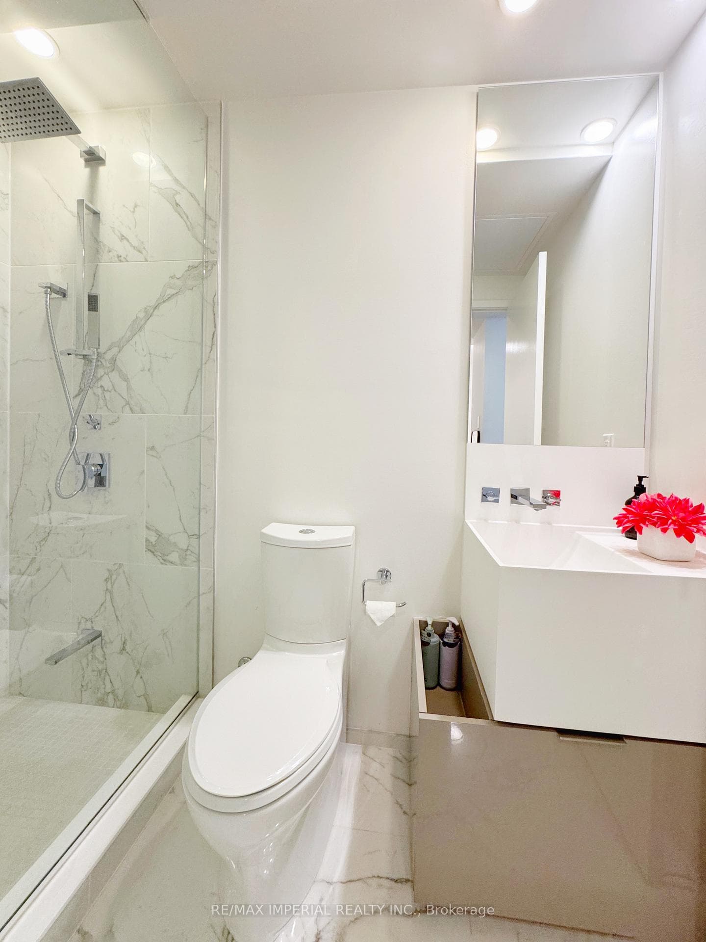 1 Bloor Street Unit 6407 photo 26