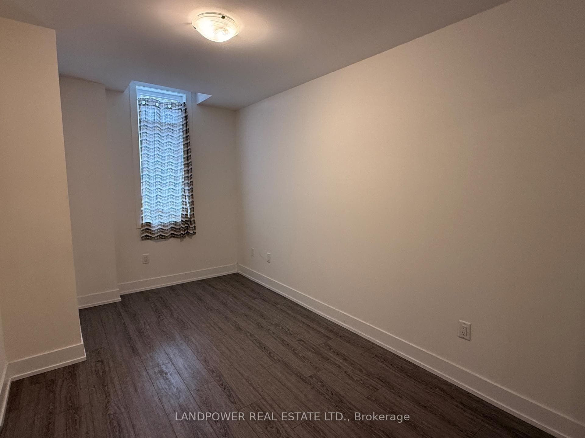 9 Phelps Lane Unit 15 photo 14