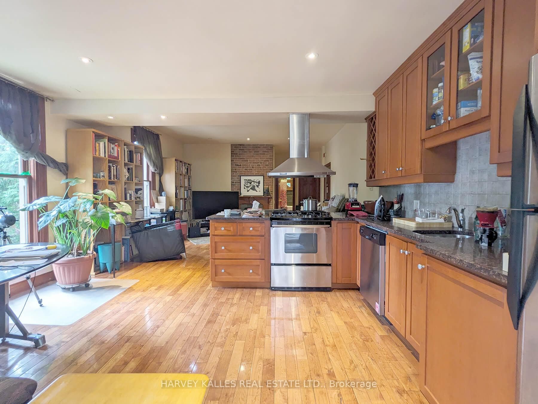 37 Metcalfe Street Unit 4 photo 14